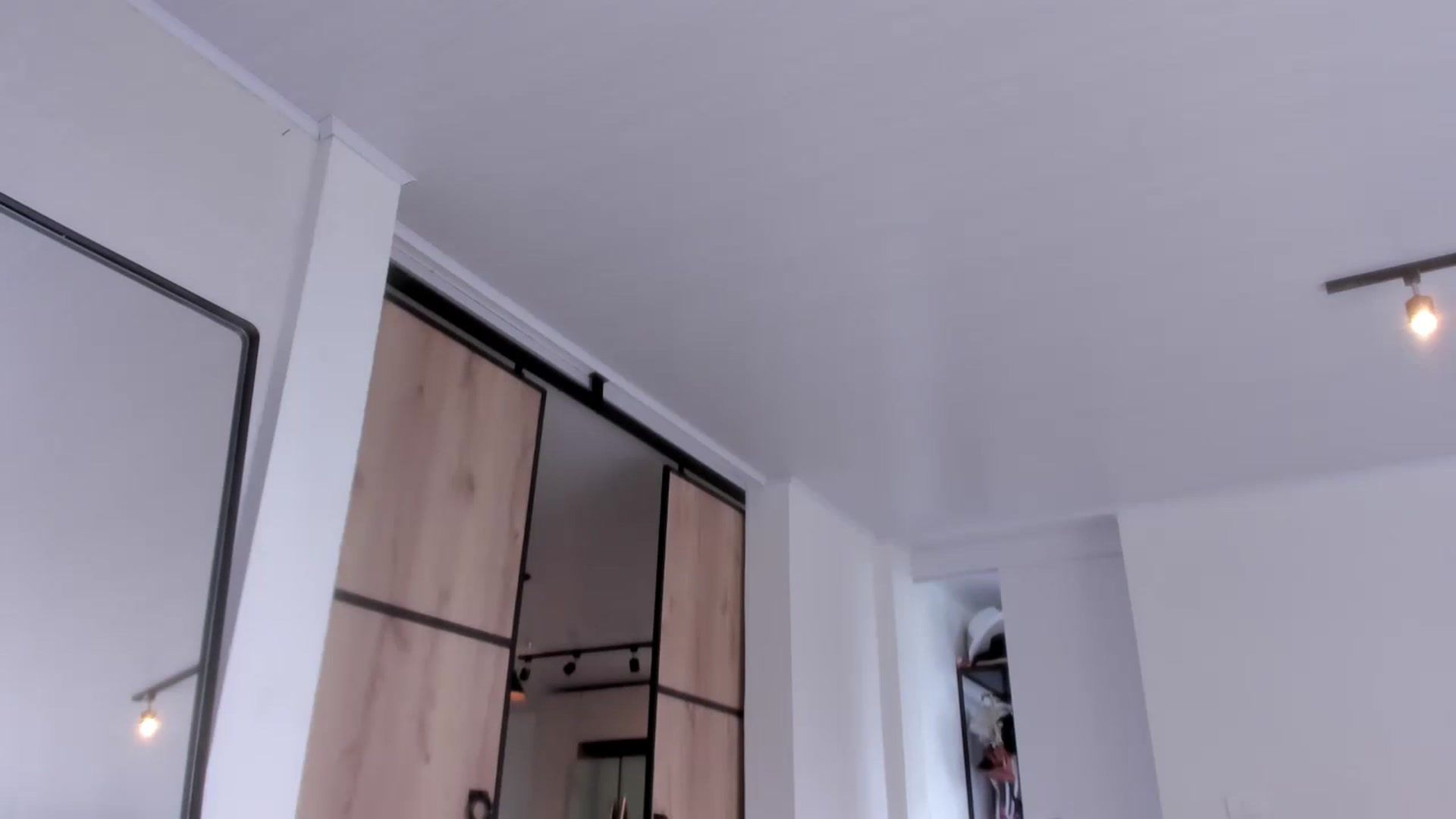 Gallery image thumbnail from LauraVega's myfreecams stream on, 03/01/2023, 14:58 image 11 of 20