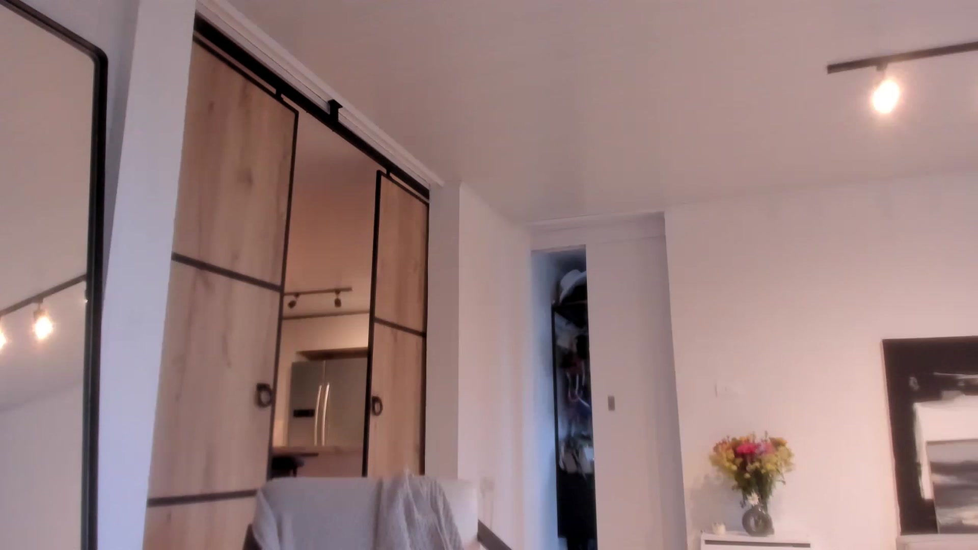Gallery image thumbnail from LauraVega's myfreecams stream on, 03/01/2023, 23:16 image 19 of 20