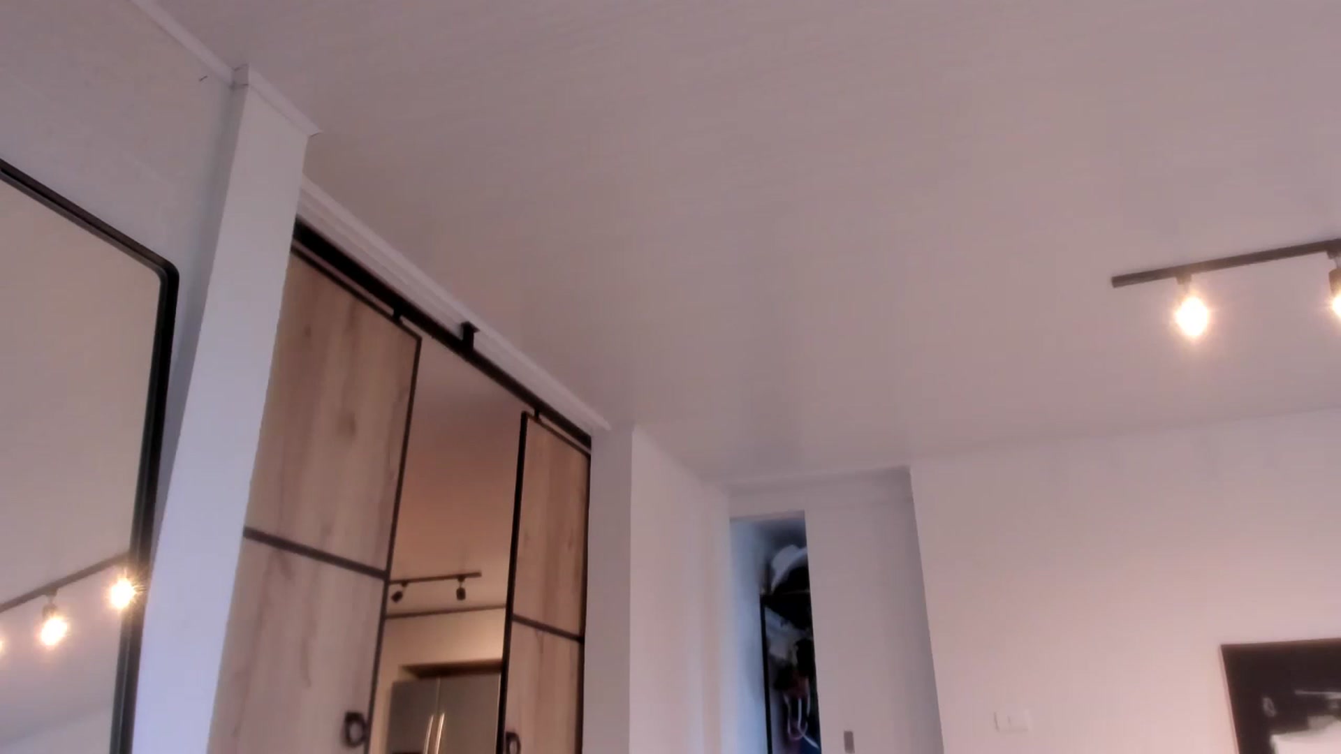 Gallery image thumbnail from LauraVega's myfreecams stream on, 03/01/2023, 23:16 image 18 of 20