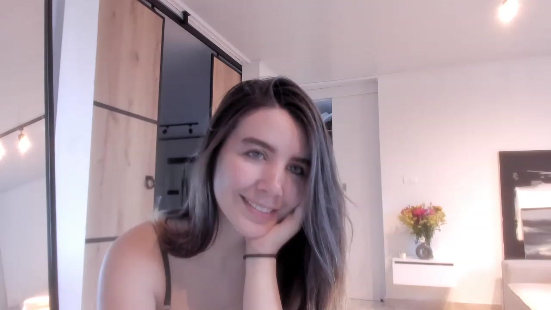 Gallery image thumbnail from LauraVega's myfreecams stream on, 03/01/2023, 23:16 image 17 of 20