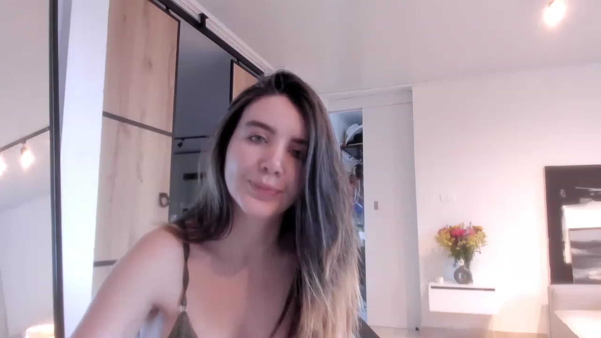 Gallery image thumbnail from LauraVega's myfreecams stream on, 03/01/2023, 23:16 image 16 of 20