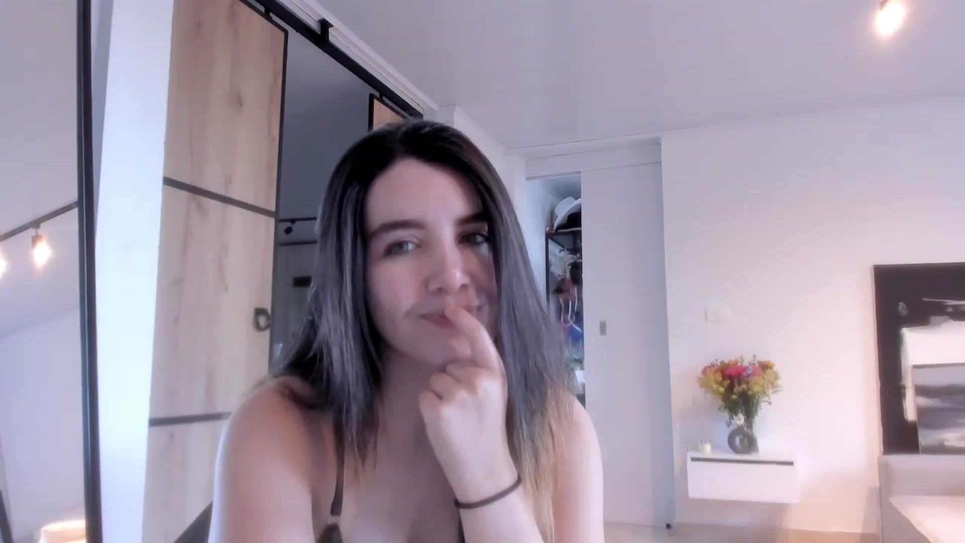 Gallery image thumbnail from LauraVega's myfreecams stream on, 03/01/2023, 23:16 image 12 of 20