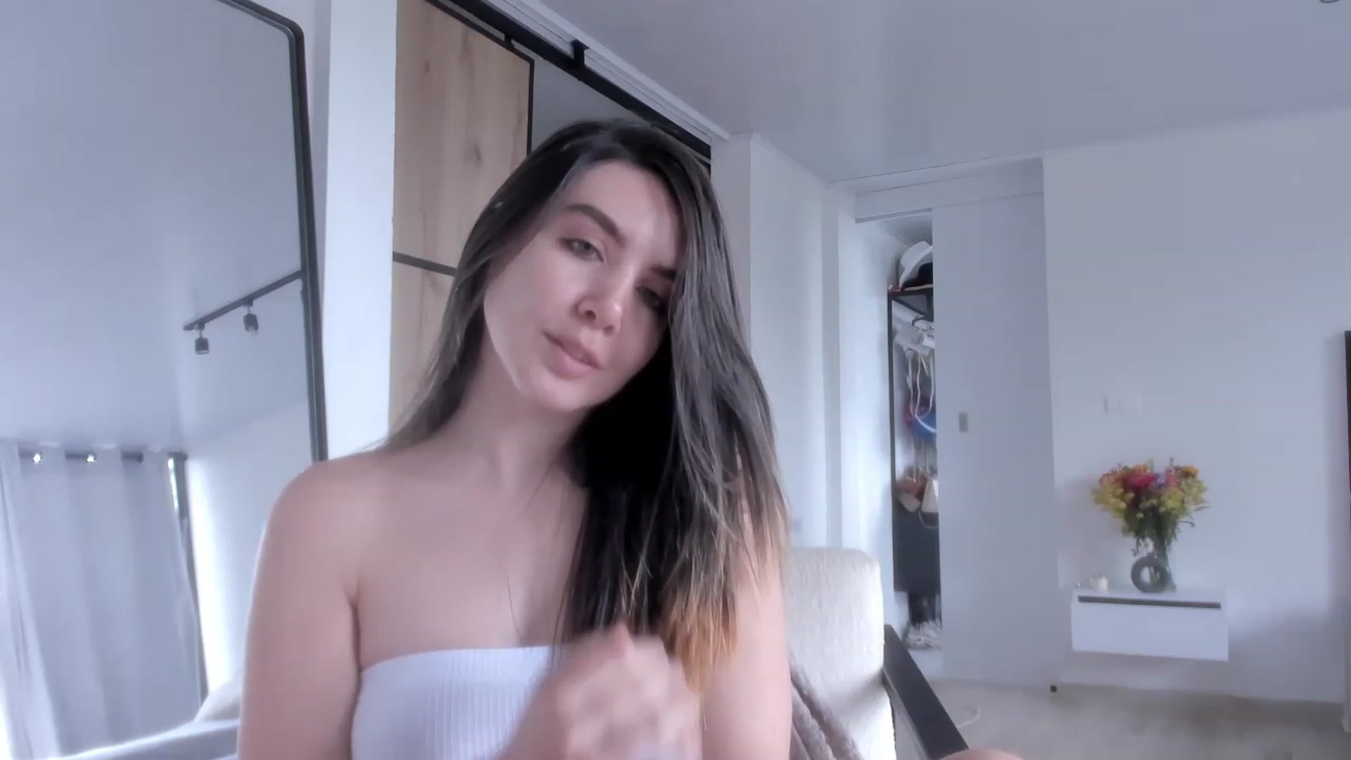 Gallery image thumbnail from LauraVega's myfreecams stream on, 03/02/2023, 16:46 image 18 of 20