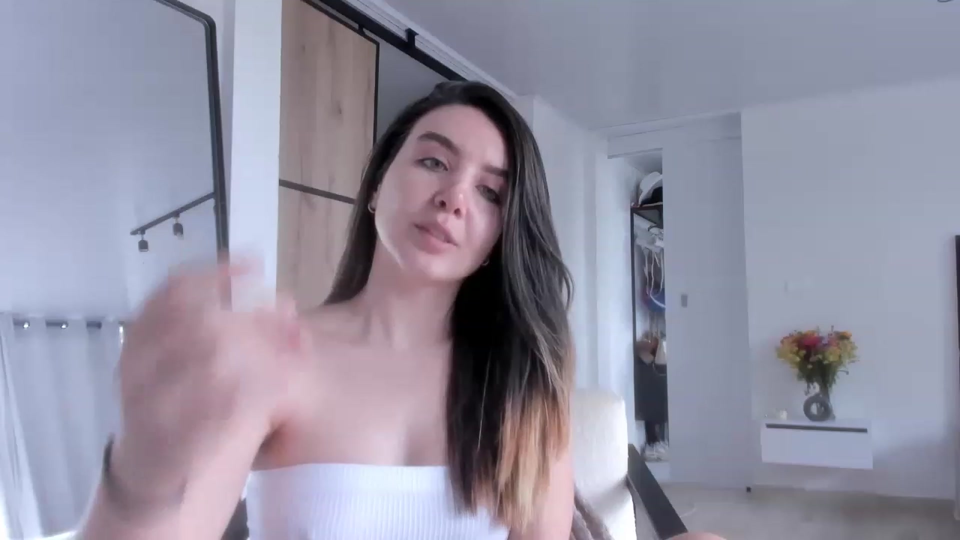 Gallery image thumbnail from LauraVega's myfreecams stream on, 03/02/2023, 16:46 image 17 of 20