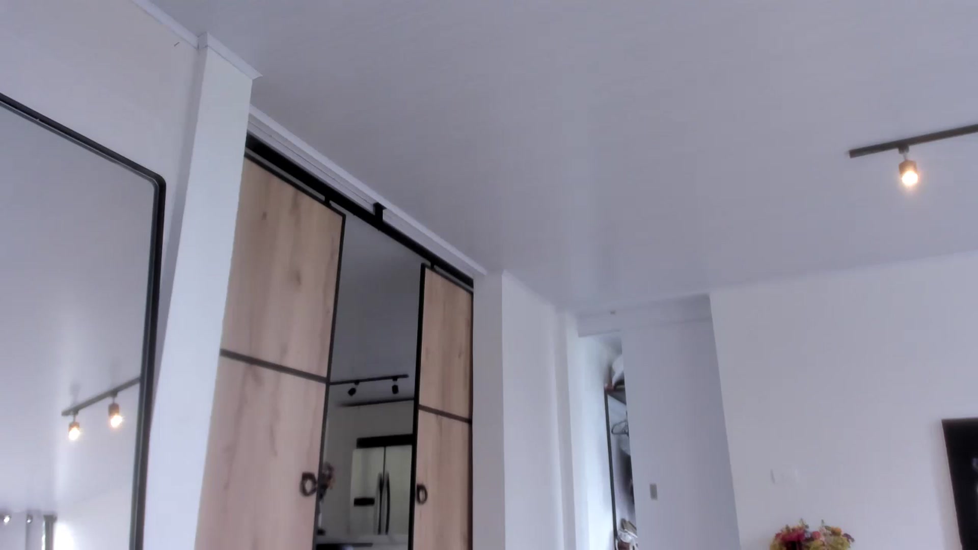 Gallery image thumbnail from LauraVega's myfreecams stream on, 03/04/2023, 16:46 image 17 of 20