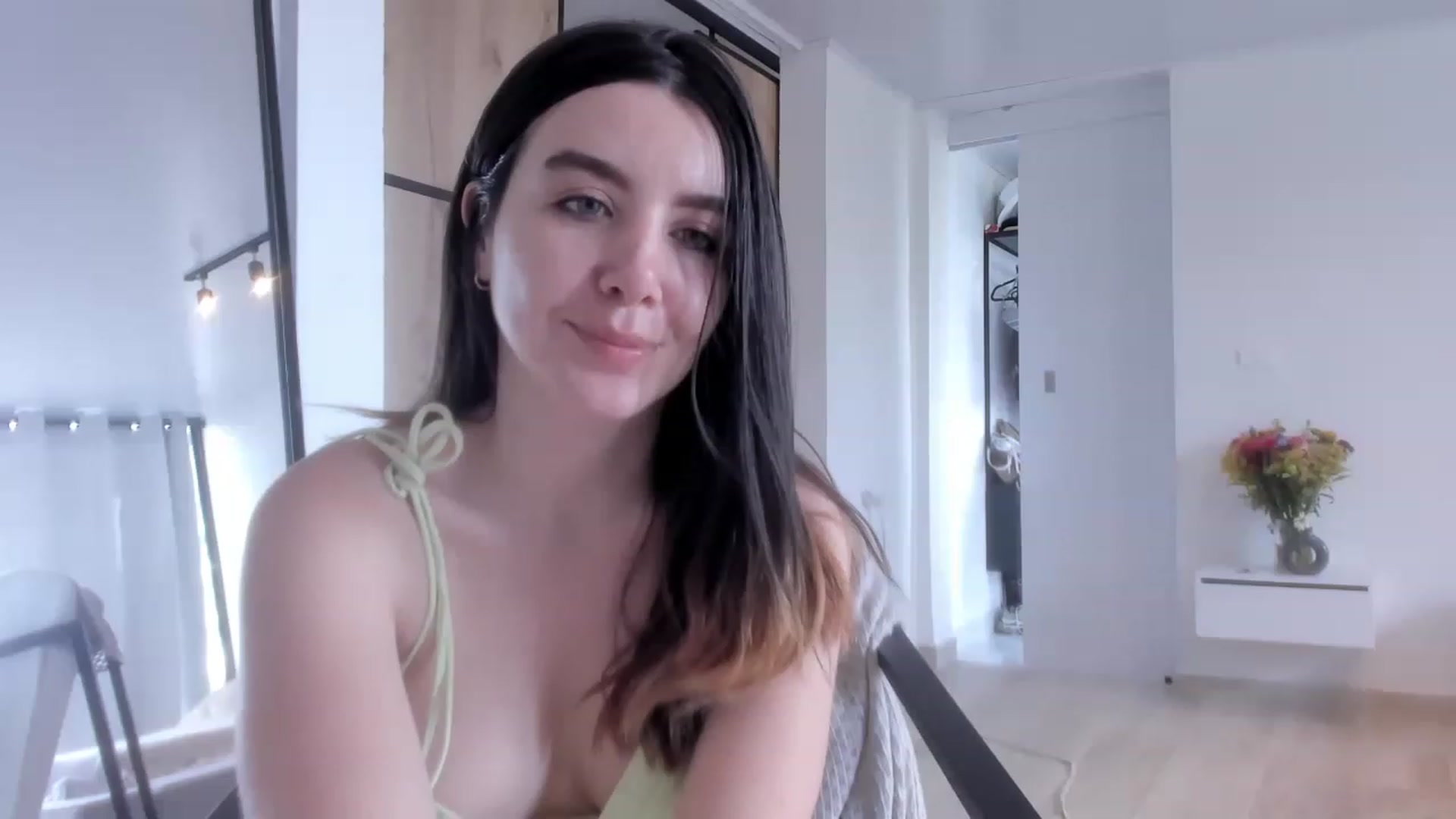 Gallery image thumbnail from LauraVega's myfreecams stream on, 03/04/2023, 17:18 image 14 of 20