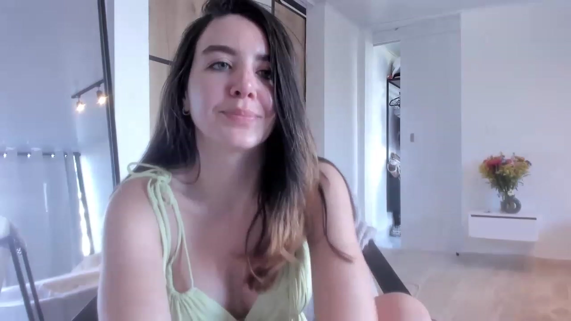 Gallery image thumbnail from LauraVega's myfreecams stream on, 03/04/2023, 20:34 image 18 of 20
