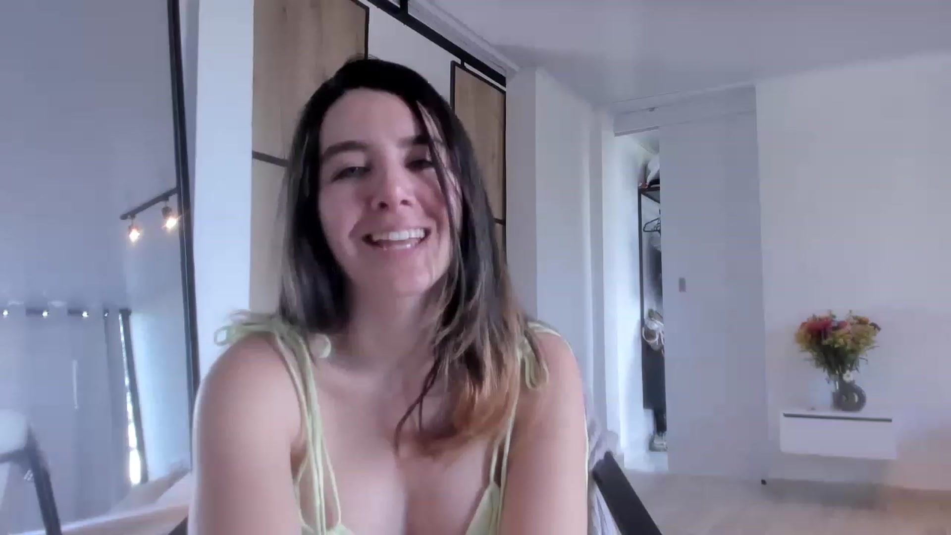 Gallery image thumbnail from LauraVega's myfreecams stream on, 03/04/2023, 20:34 image 6 of 20