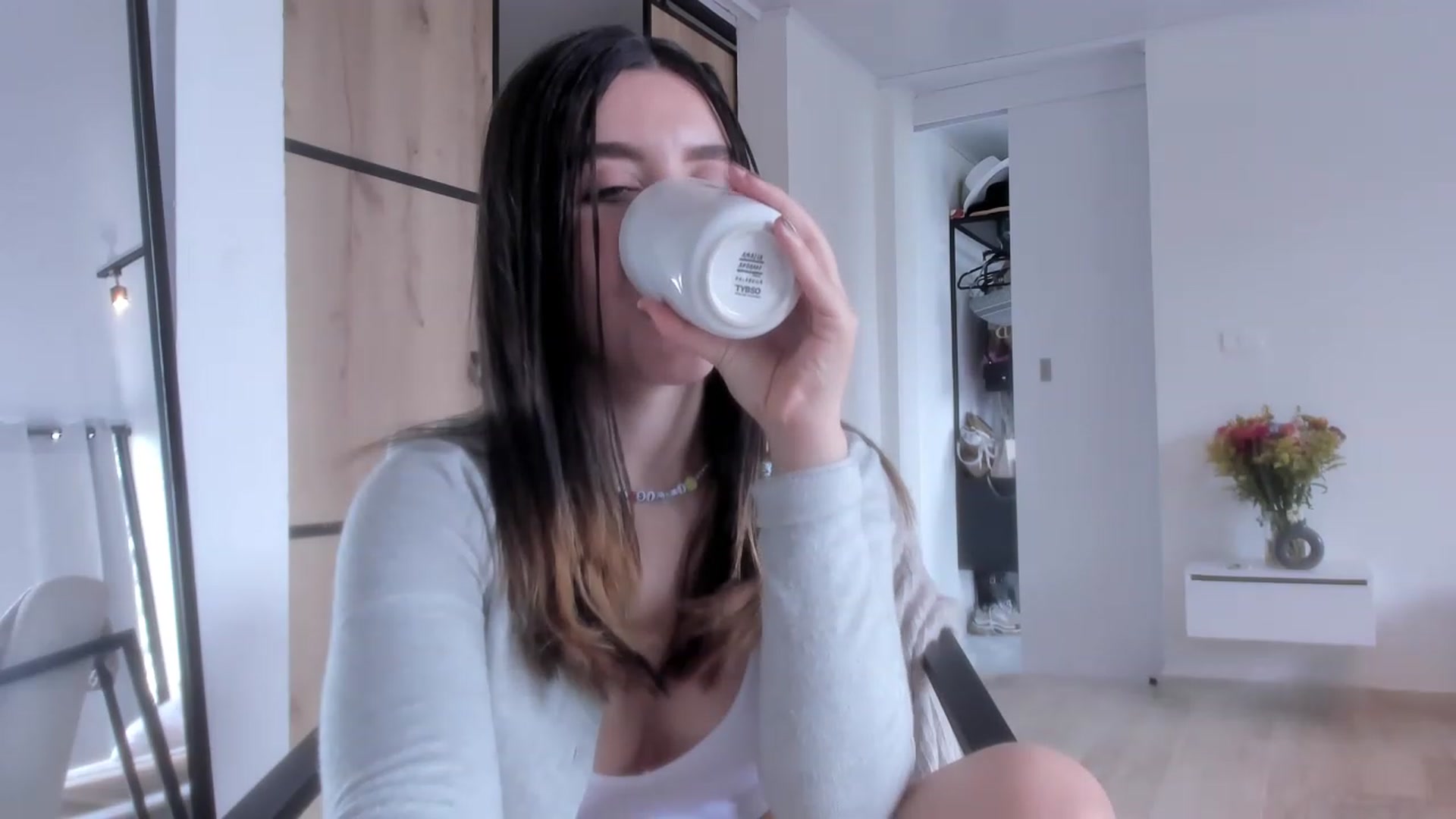 Gallery image thumbnail from LauraVega's myfreecams stream on, 03/05/2023, 17:45 image 12 of 20