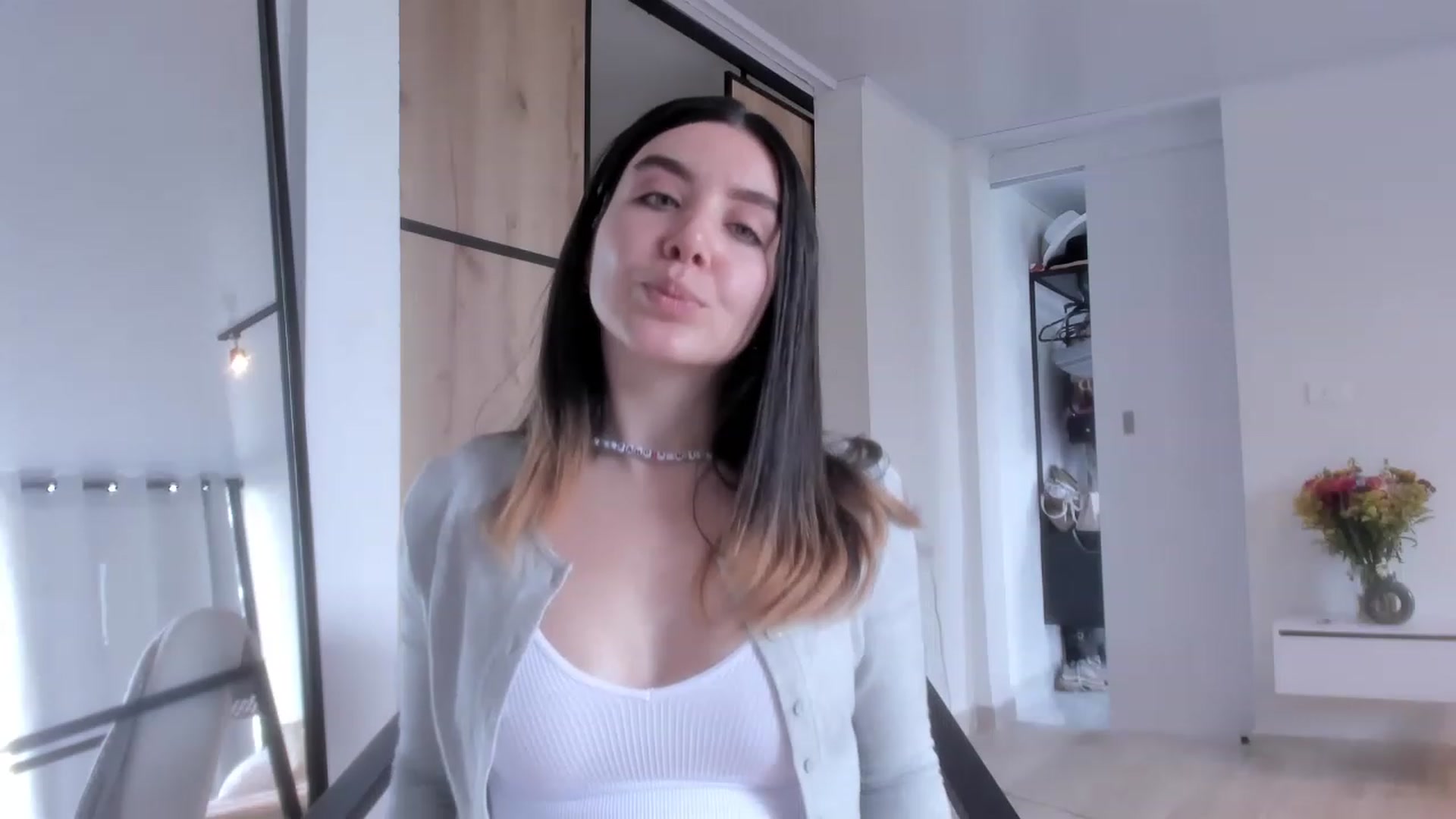 Gallery image thumbnail from LauraVega's myfreecams stream on, 03/05/2023, 17:45 image 5 of 20