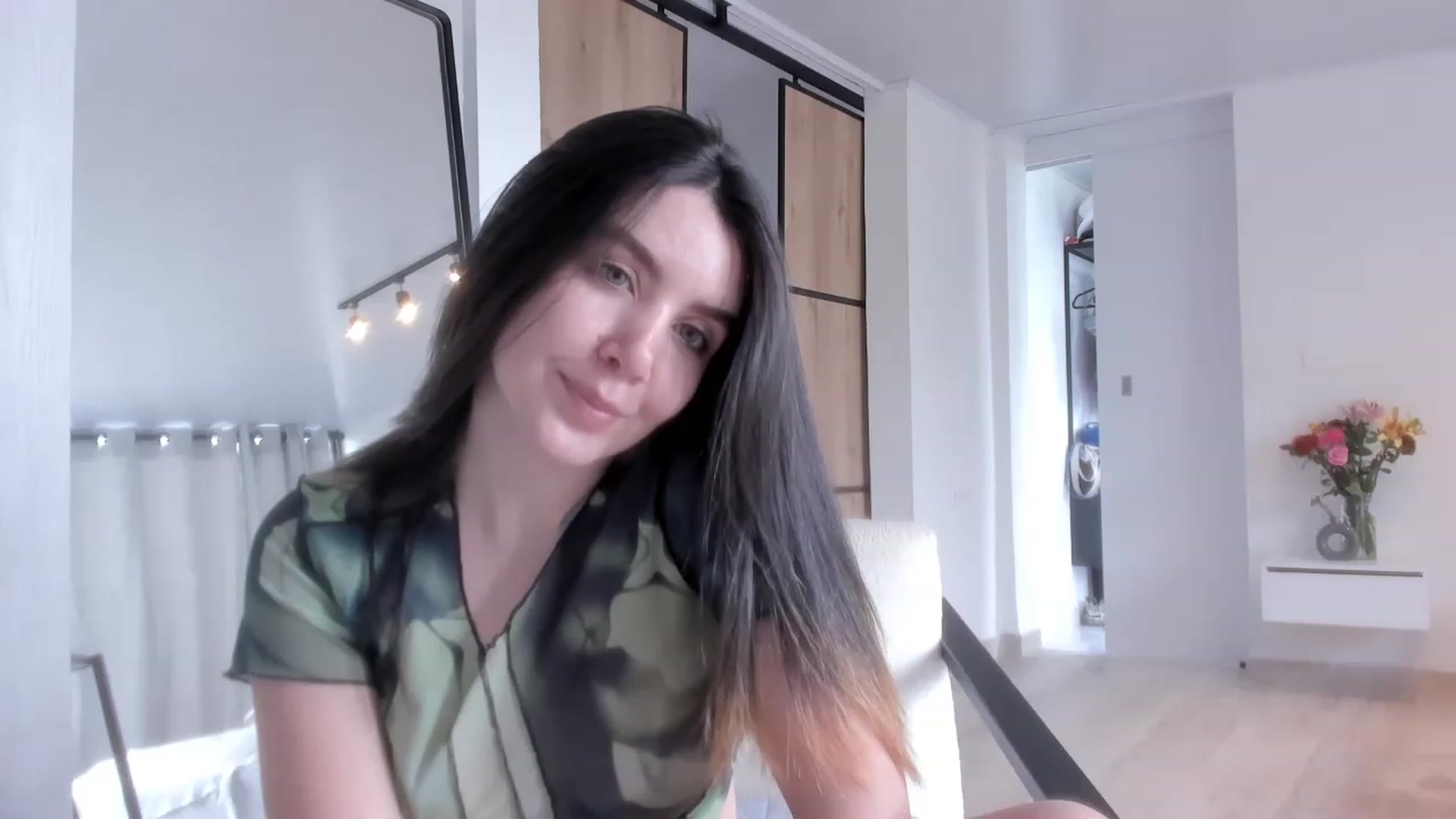 Gallery image thumbnail from LauraVega's myfreecams stream on, 03/10/2023, 17:52 image 17 of 20