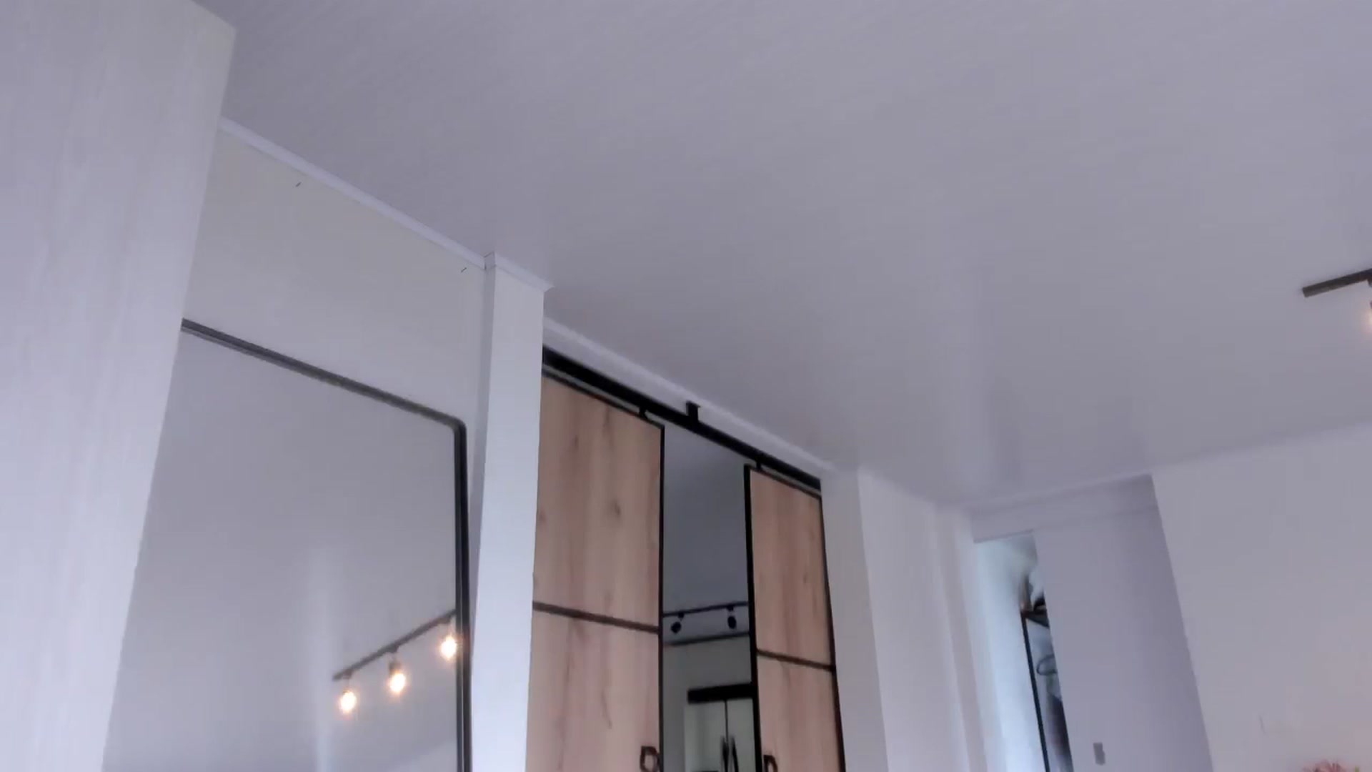 Gallery image thumbnail from LauraVega's myfreecams stream on, 03/10/2023, 17:52 image 14 of 20