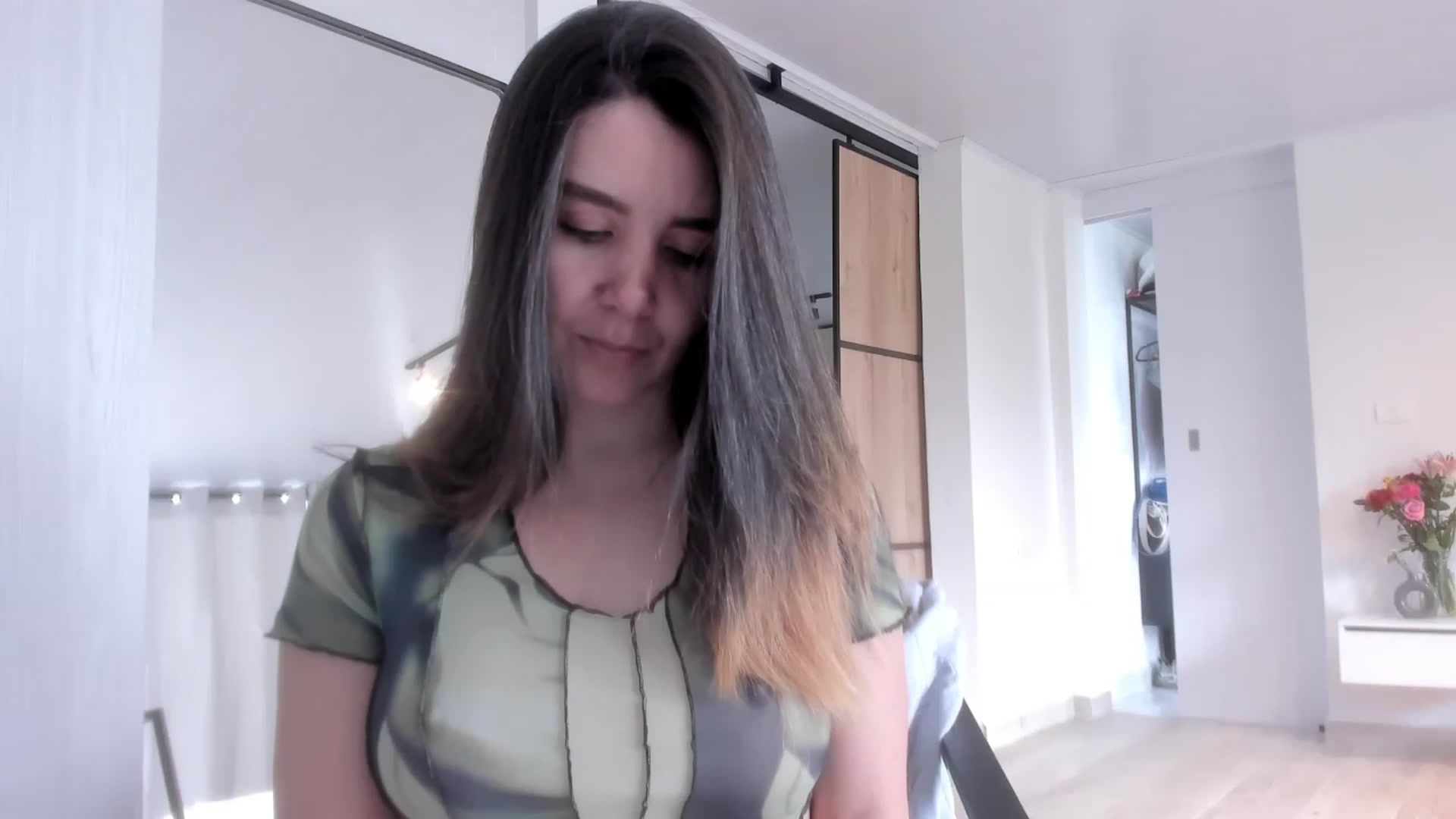 Gallery image thumbnail from LauraVega's myfreecams stream on, 03/10/2023, 17:52 image 10 of 20