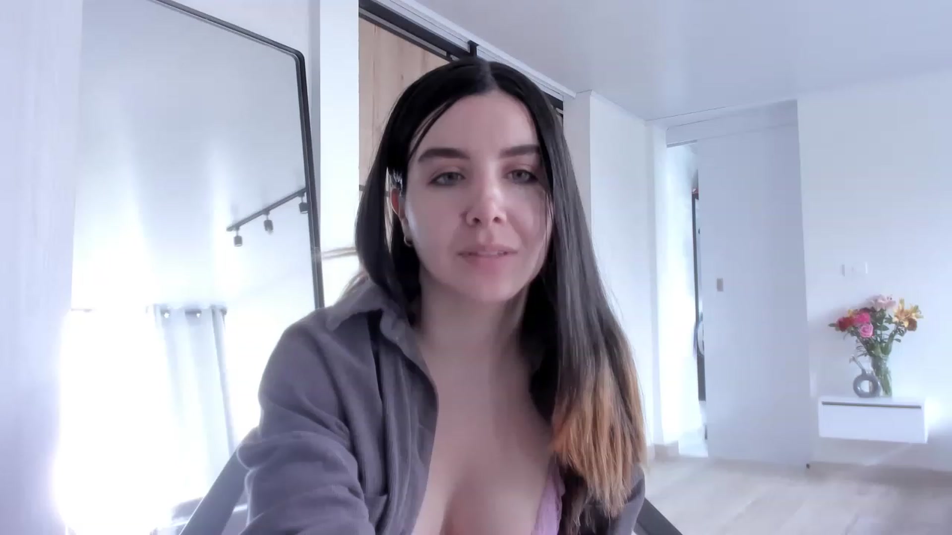 Gallery image thumbnail from LauraVega's myfreecams stream on, 03/12/2023, 17:45 image 4 of 20
