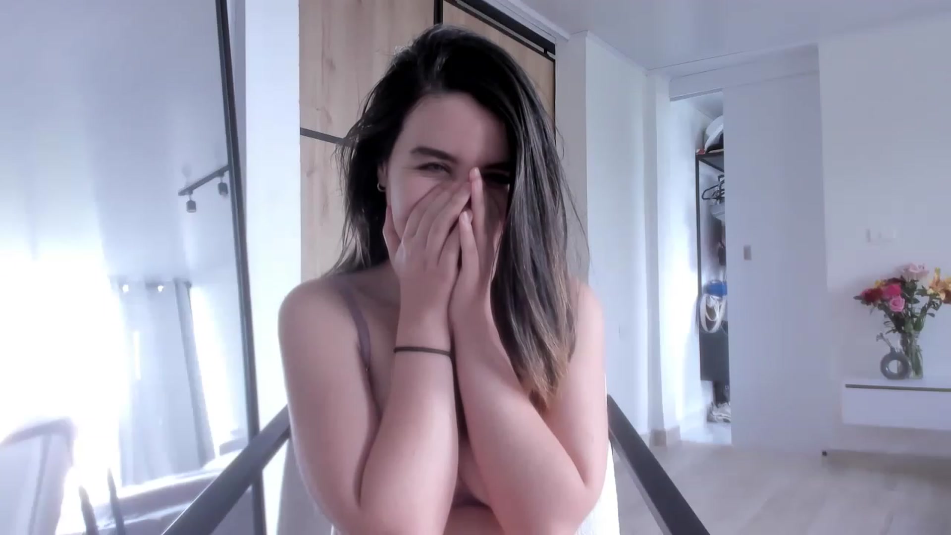 Gallery image thumbnail from LauraVega's myfreecams stream on, 03/12/2023, 17:45 image 19 of 20