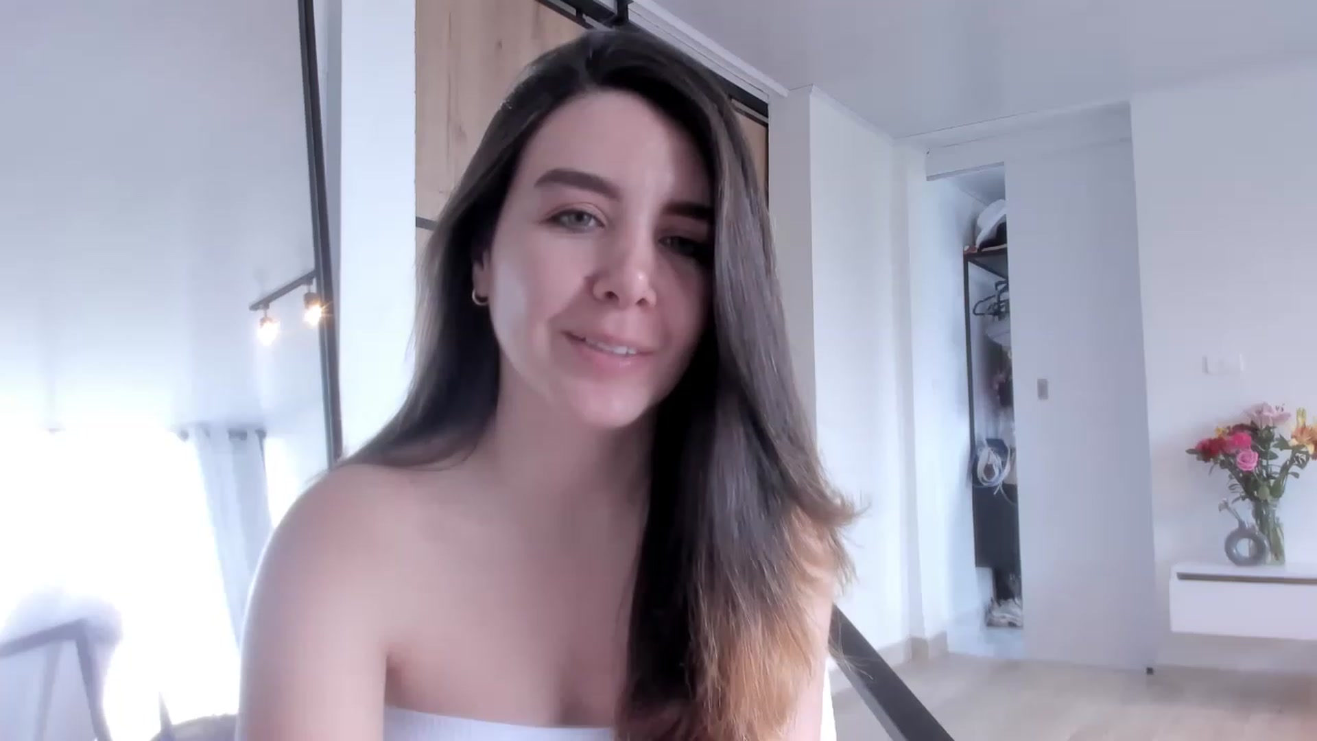 Gallery image thumbnail from LauraVega's myfreecams stream on, 03/13/2023, 16:50 image 4 of 20
