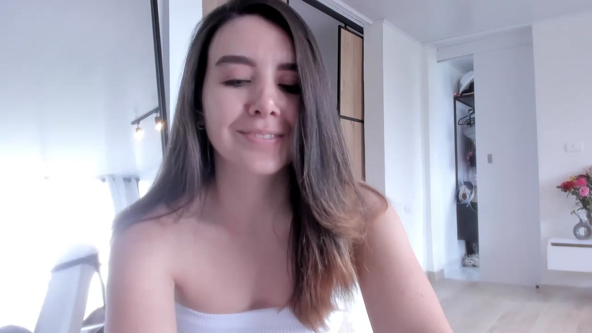 Gallery image thumbnail from LauraVega's myfreecams stream on, 03/13/2023, 16:50 image 12 of 20