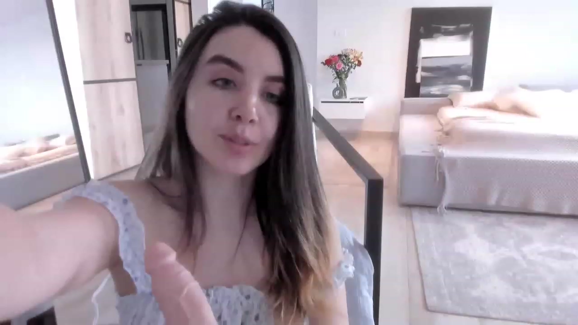 Gallery image thumbnail from LauraVega's myfreecams stream on, 03/18/2023, 16:46 image 13 of 20
