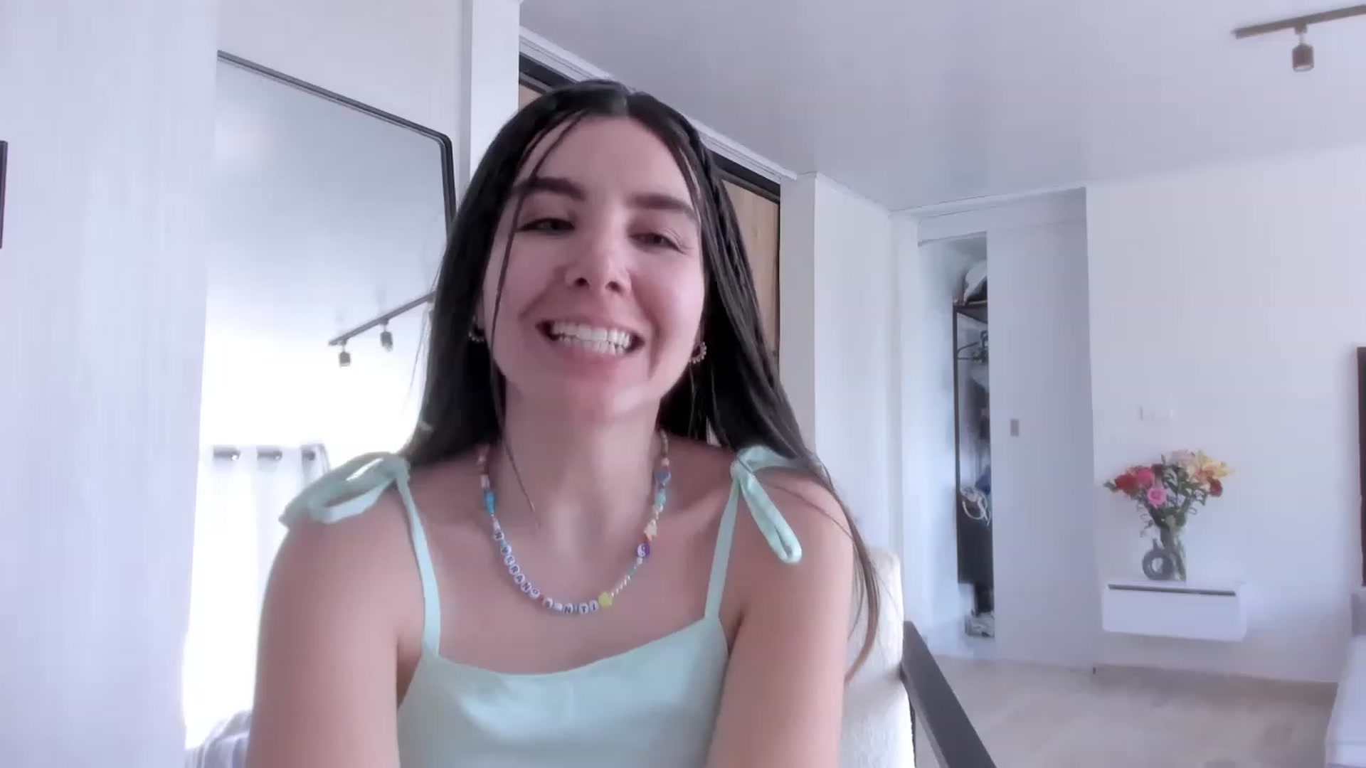 Gallery image thumbnail from LauraVega's myfreecams stream on, 03/19/2023, 15:20 image 12 of 20