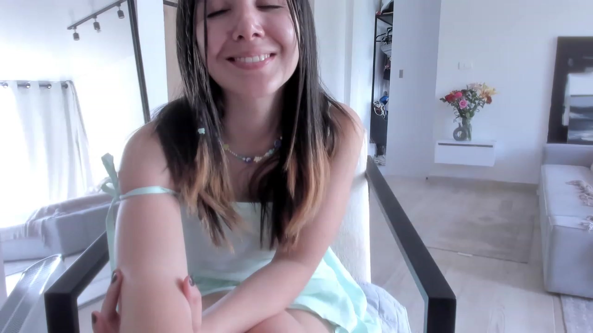 Gallery image thumbnail from LauraVega's myfreecams stream on, 03/19/2023, 16:23 image 12 of 20