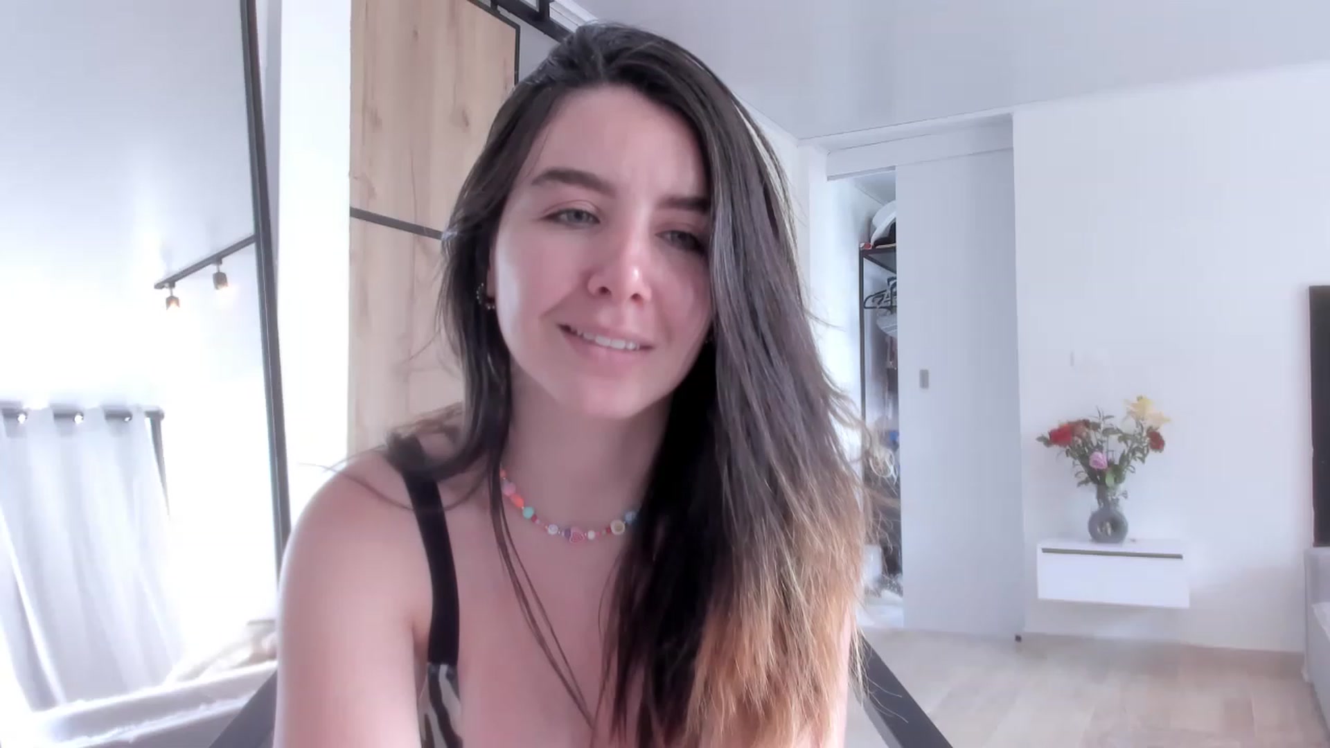 Gallery image thumbnail from LauraVega's myfreecams stream on, 03/27/2023, 15:52 image 16 of 20