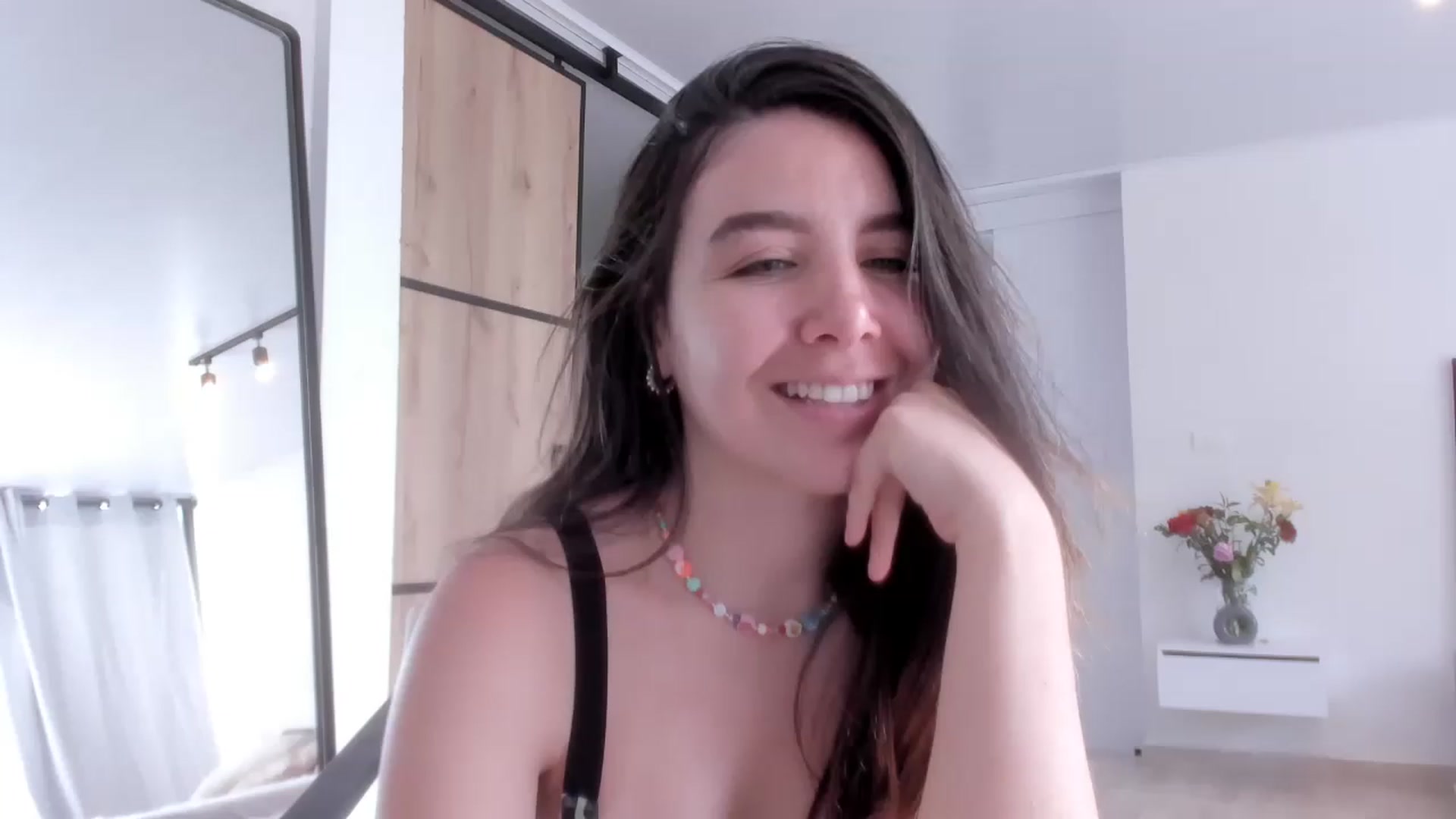 Gallery image thumbnail from LauraVega's myfreecams stream on, 03/27/2023, 15:52 image 10 of 20