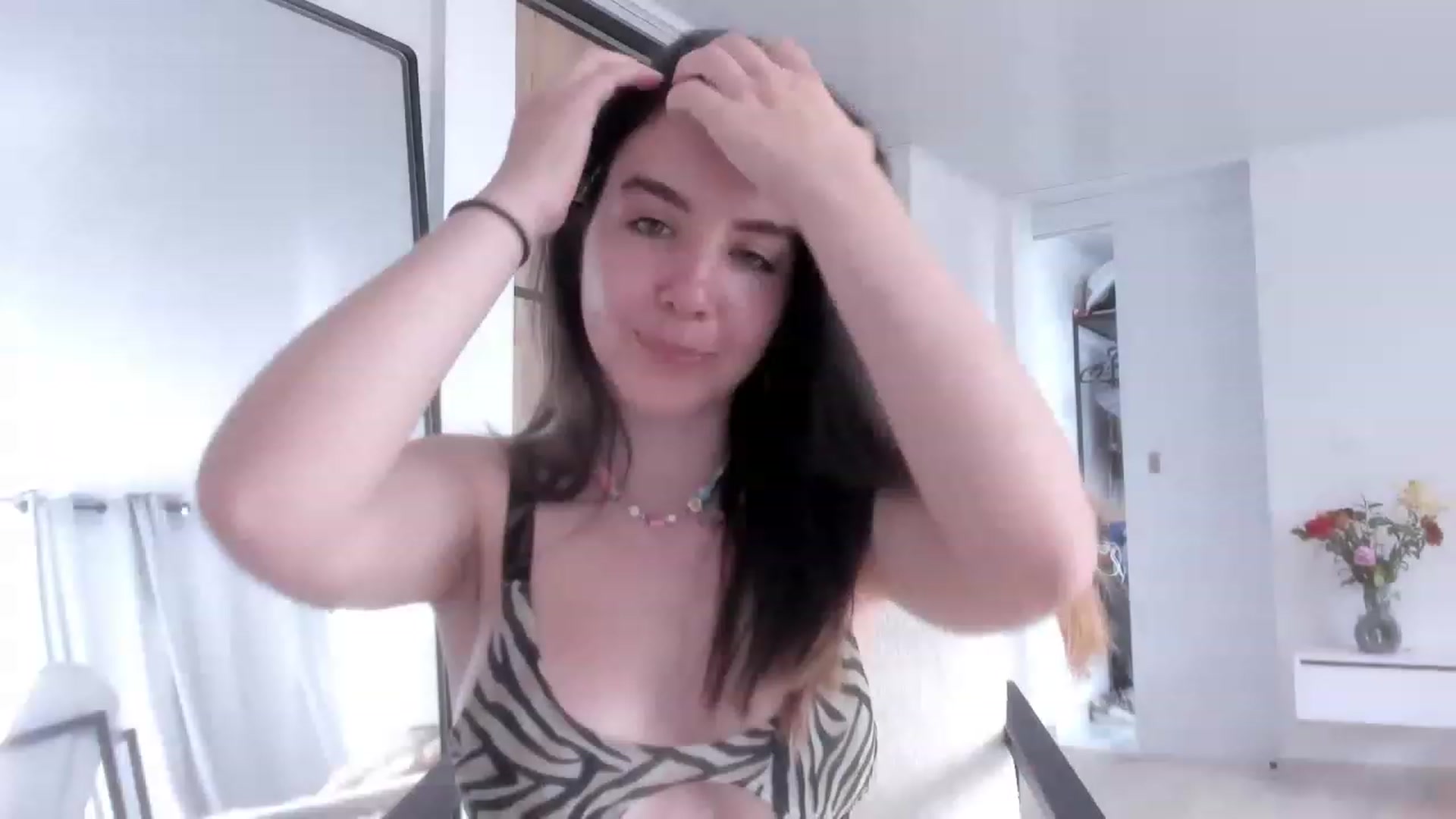 Gallery image thumbnail from LauraVega's myfreecams stream on, 03/27/2023, 15:52 image 12 of 20