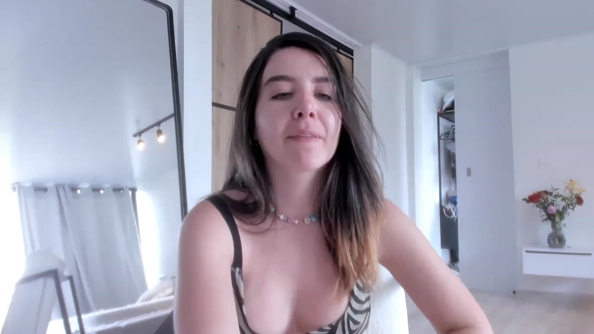 Gallery image thumbnail from LauraVega's myfreecams stream on, 03/27/2023, 17:02 image 15 of 20
