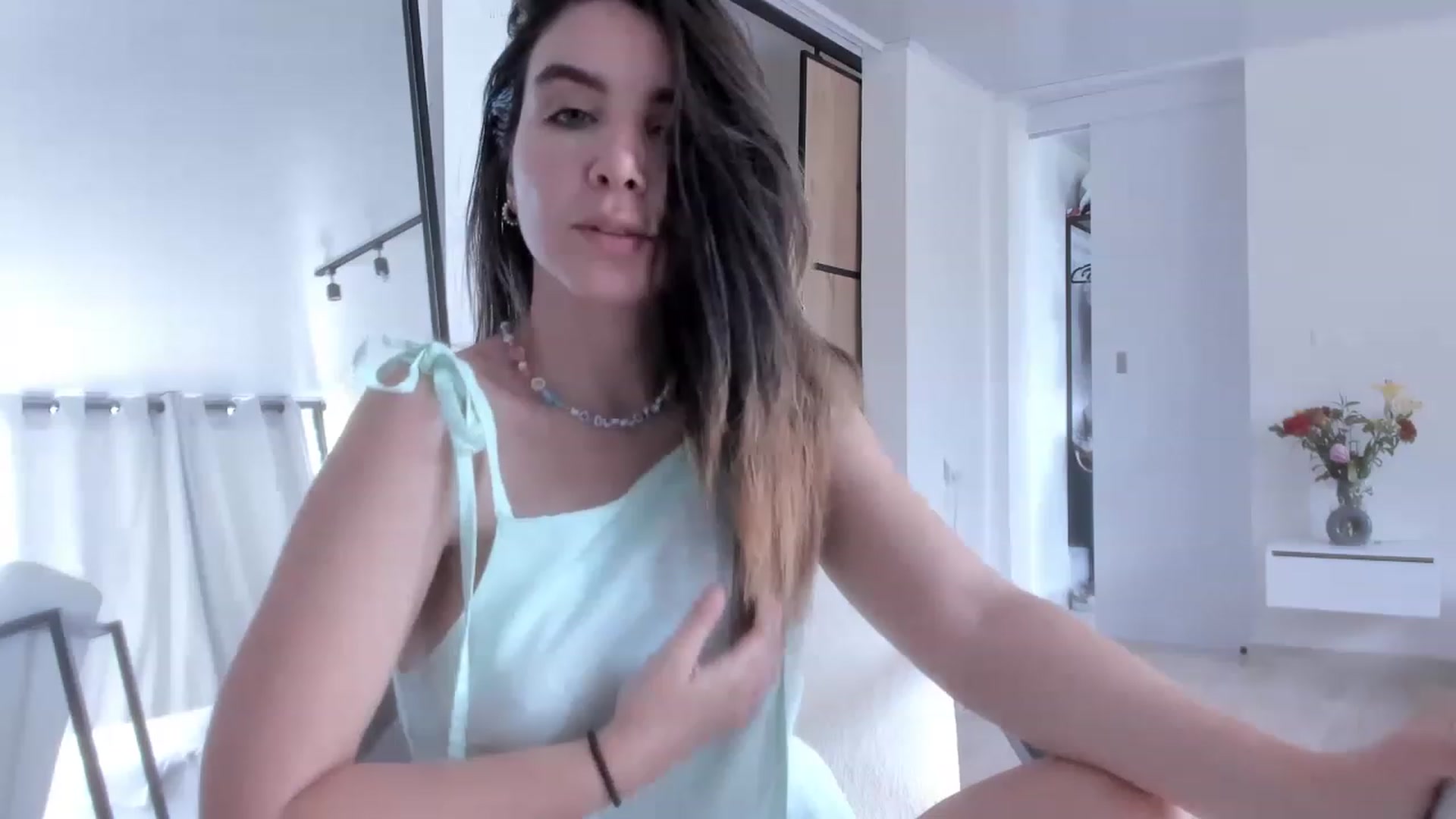 Gallery image thumbnail from LauraVega's myfreecams stream on, 03/28/2023, 16:18 image 13 of 20