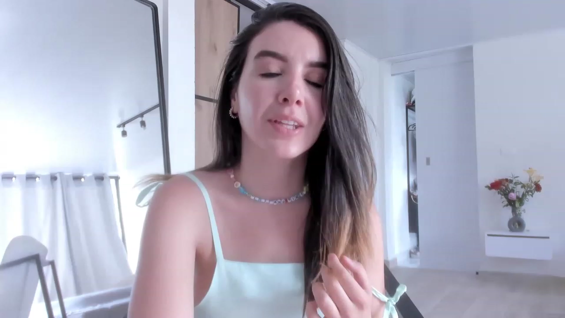 Gallery image thumbnail from LauraVega's myfreecams stream on, 03/28/2023, 16:18 image 3 of 20
