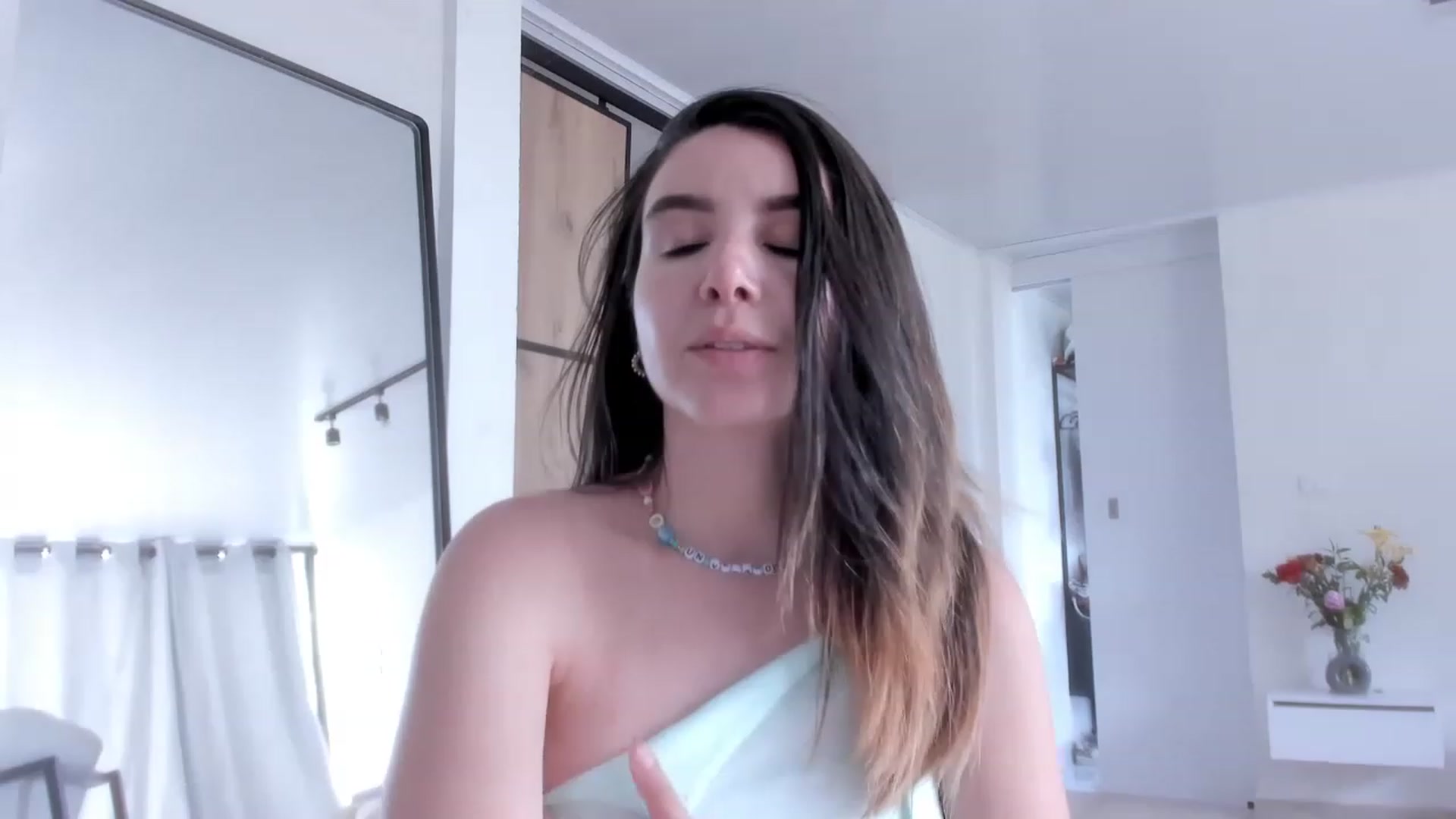 Gallery image thumbnail from LauraVega's myfreecams stream on, 03/28/2023, 16:18 image 11 of 20