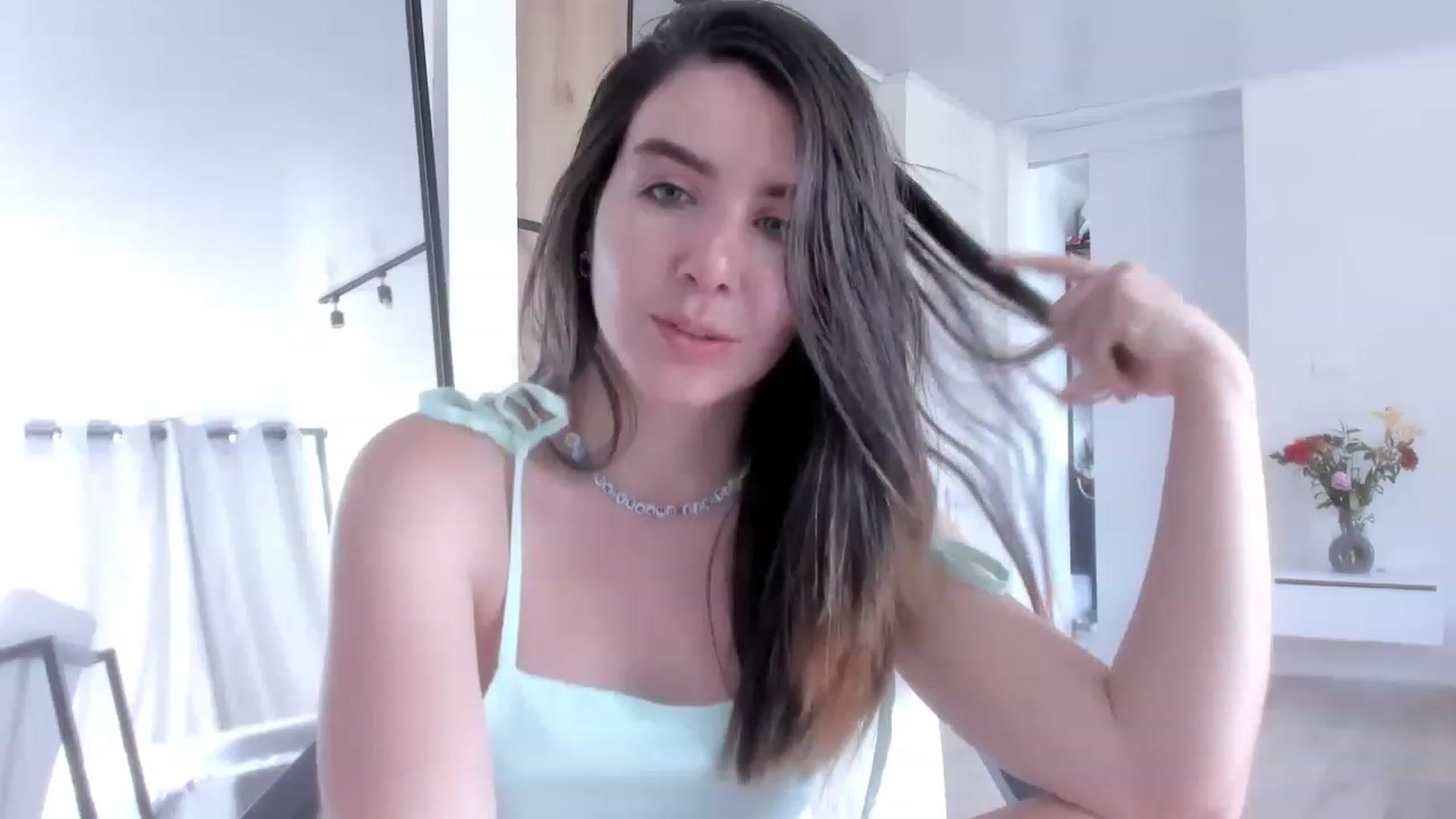 Gallery image thumbnail from LauraVega's myfreecams stream on, 03/28/2023, 16:18 image 17 of 20