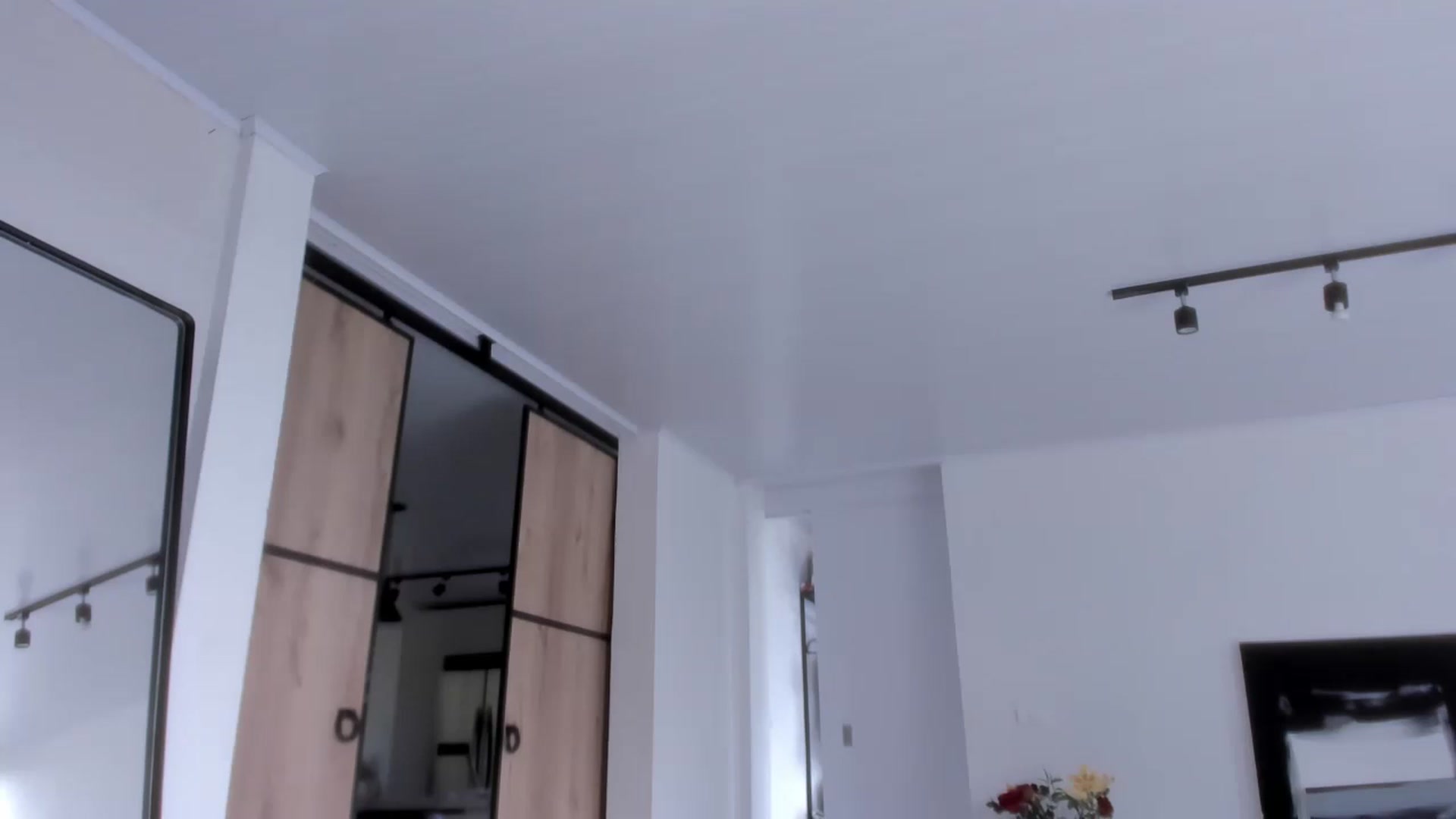 Gallery image thumbnail from LauraVega's myfreecams stream on, 03/29/2023, 15:09 image 14 of 20