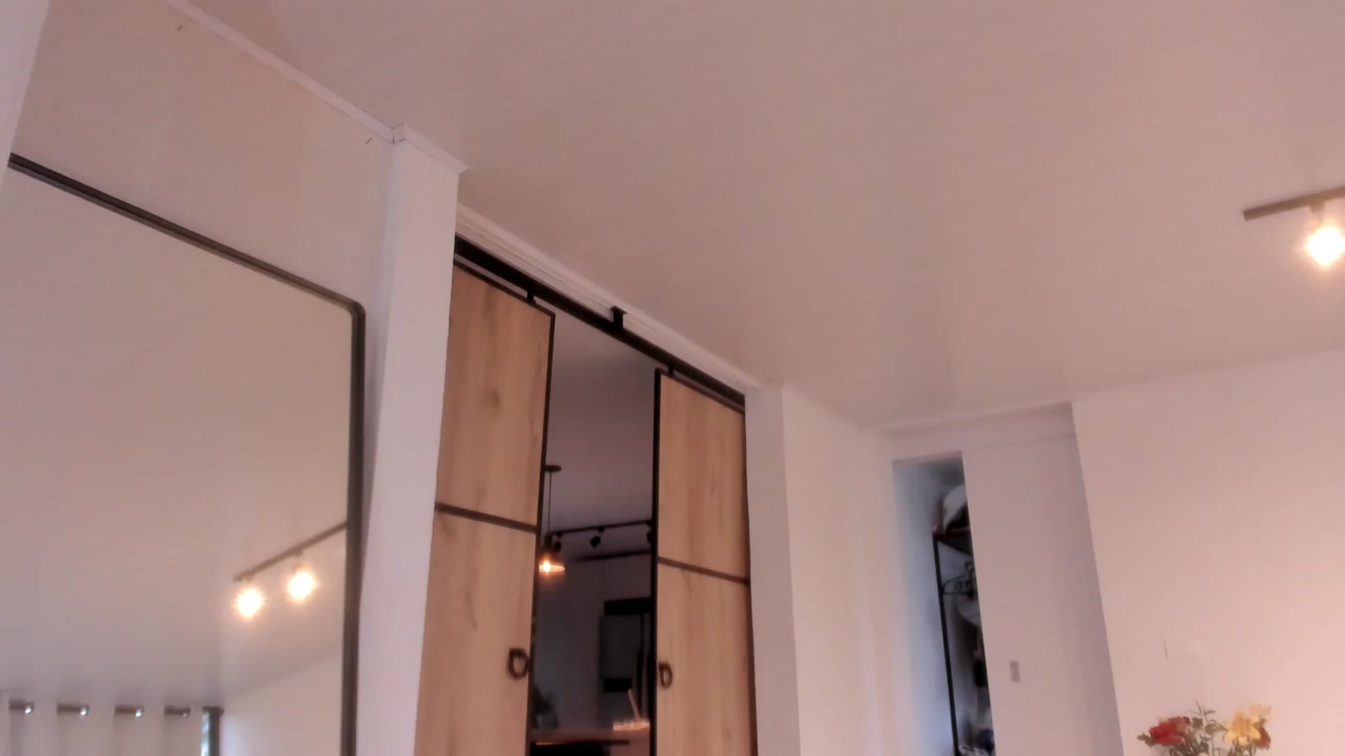 Gallery image thumbnail from LauraVega's myfreecams stream on, 03/29/2023, 22:31 image 18 of 20
