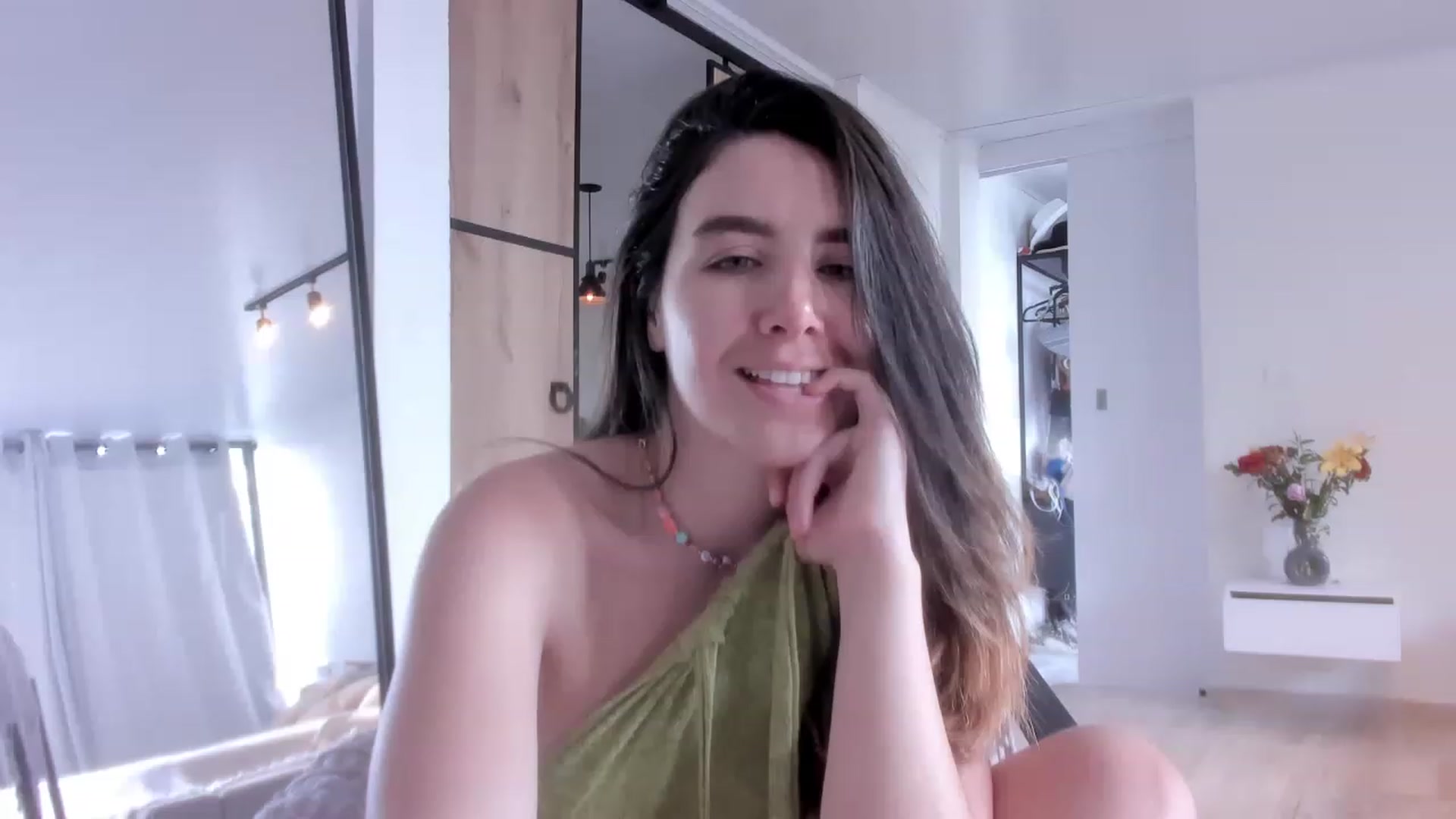 Gallery image thumbnail from LauraVega's myfreecams stream on, 03/30/2023, 16:49 image 14 of 20