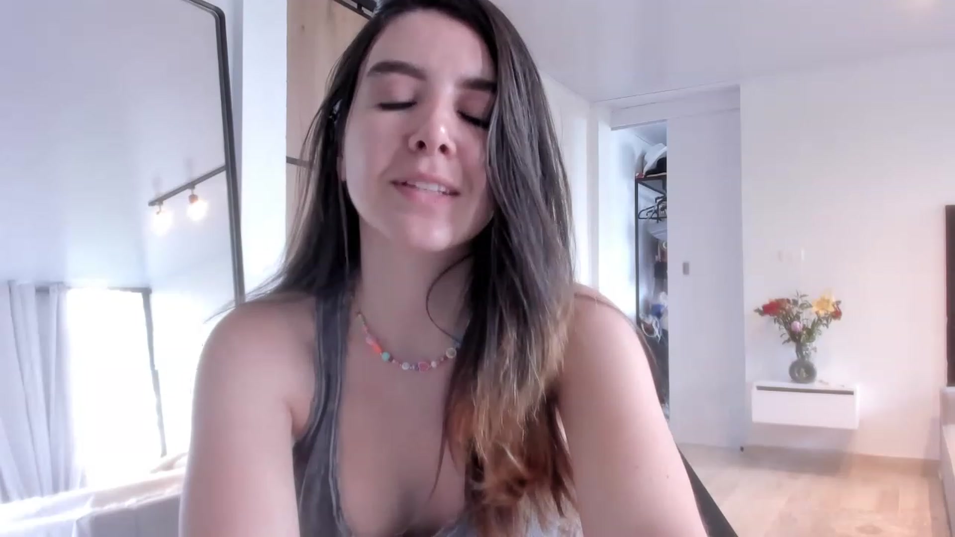Gallery image thumbnail from LauraVega's myfreecams stream on, 03/31/2023, 15:46 image 6 of 20