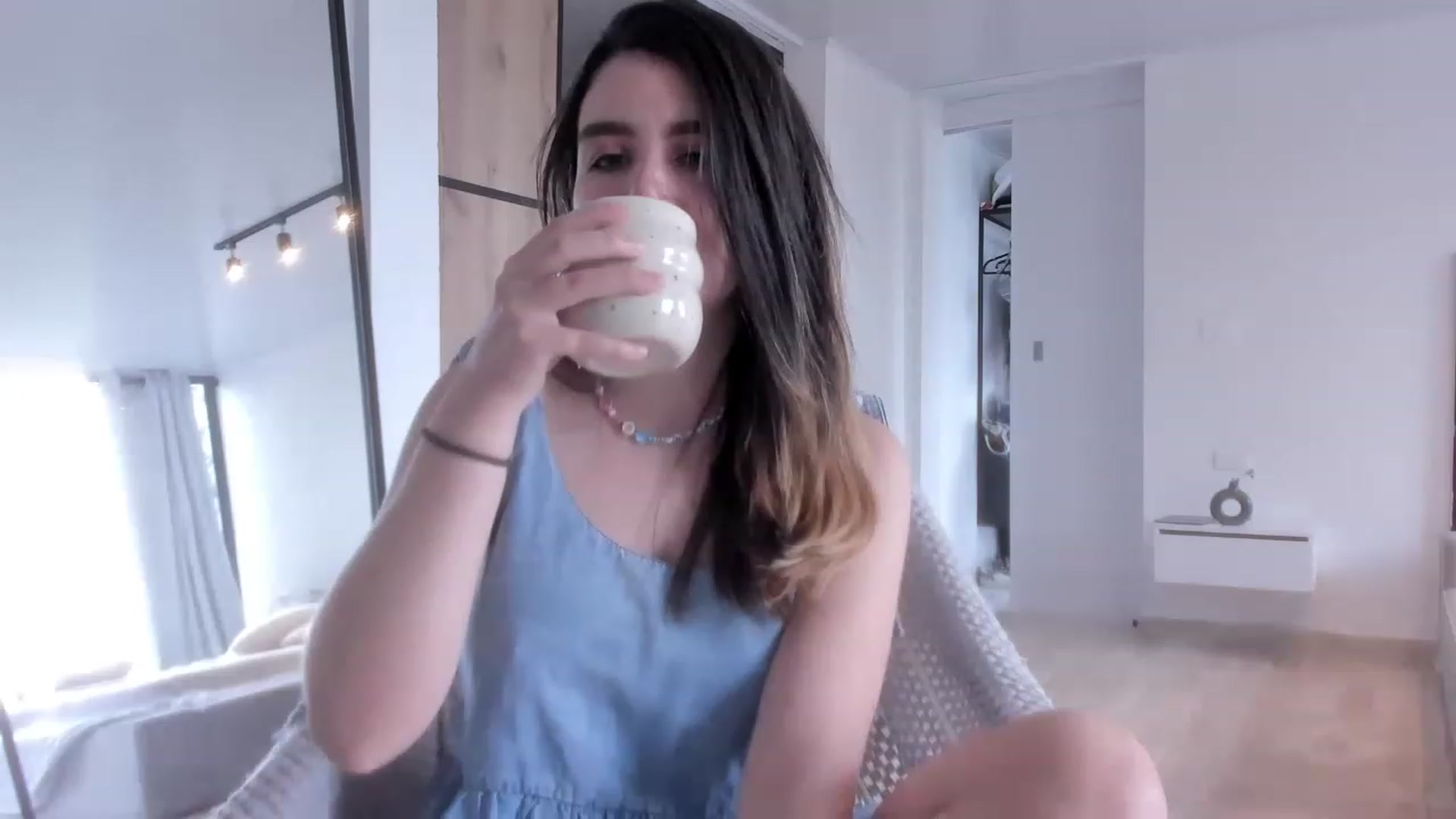 Gallery image thumbnail from LauraVega's myfreecams stream on, 04/01/2023, 14:58 image 6 of 20