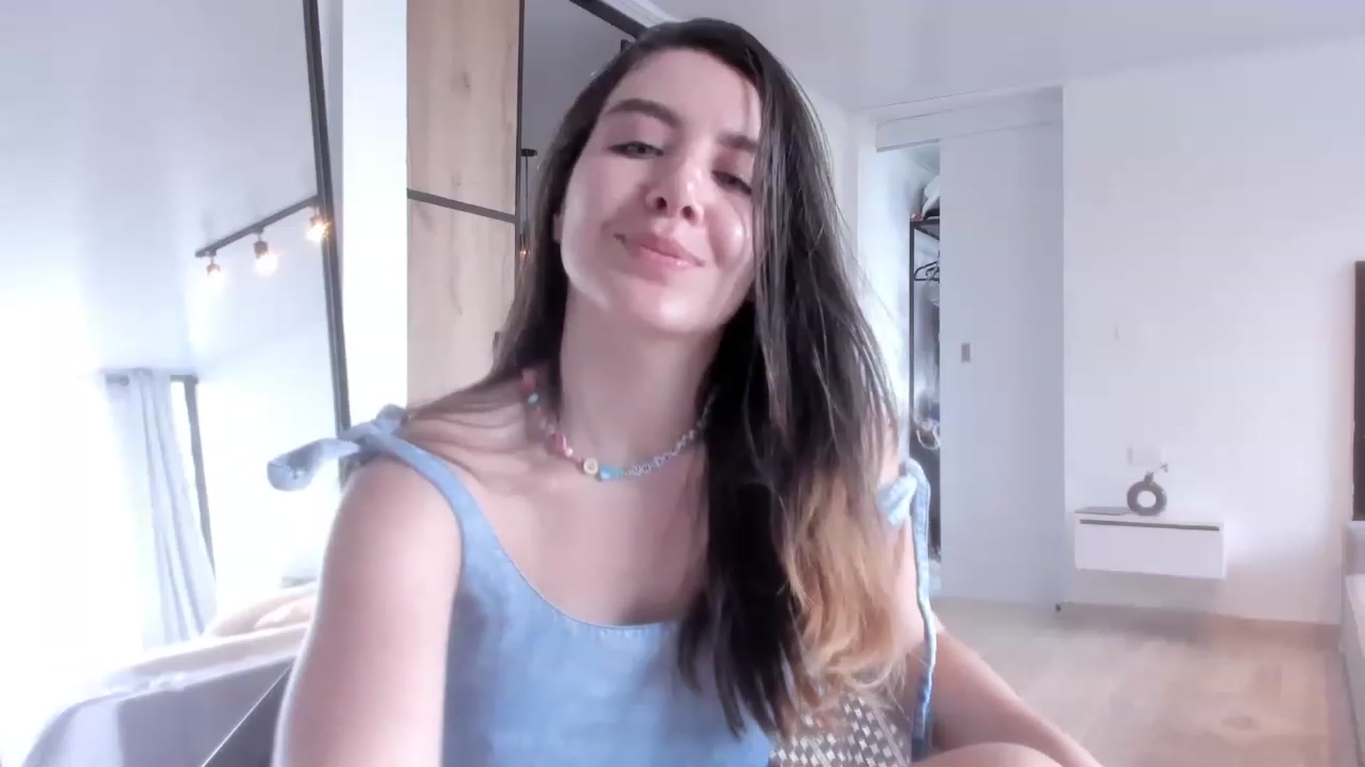 Gallery image thumbnail from LauraVega's myfreecams stream on, 04/01/2023, 14:58 image 9 of 20