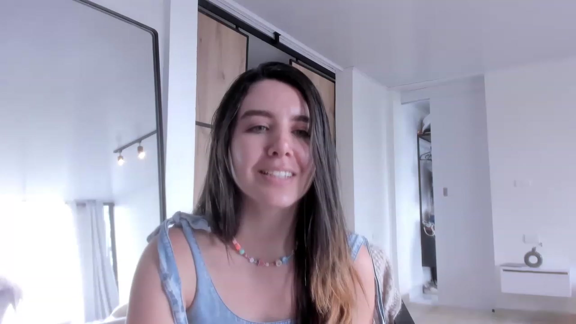 Gallery image thumbnail from LauraVega's myfreecams stream on, 04/01/2023, 17:42 image 6 of 20