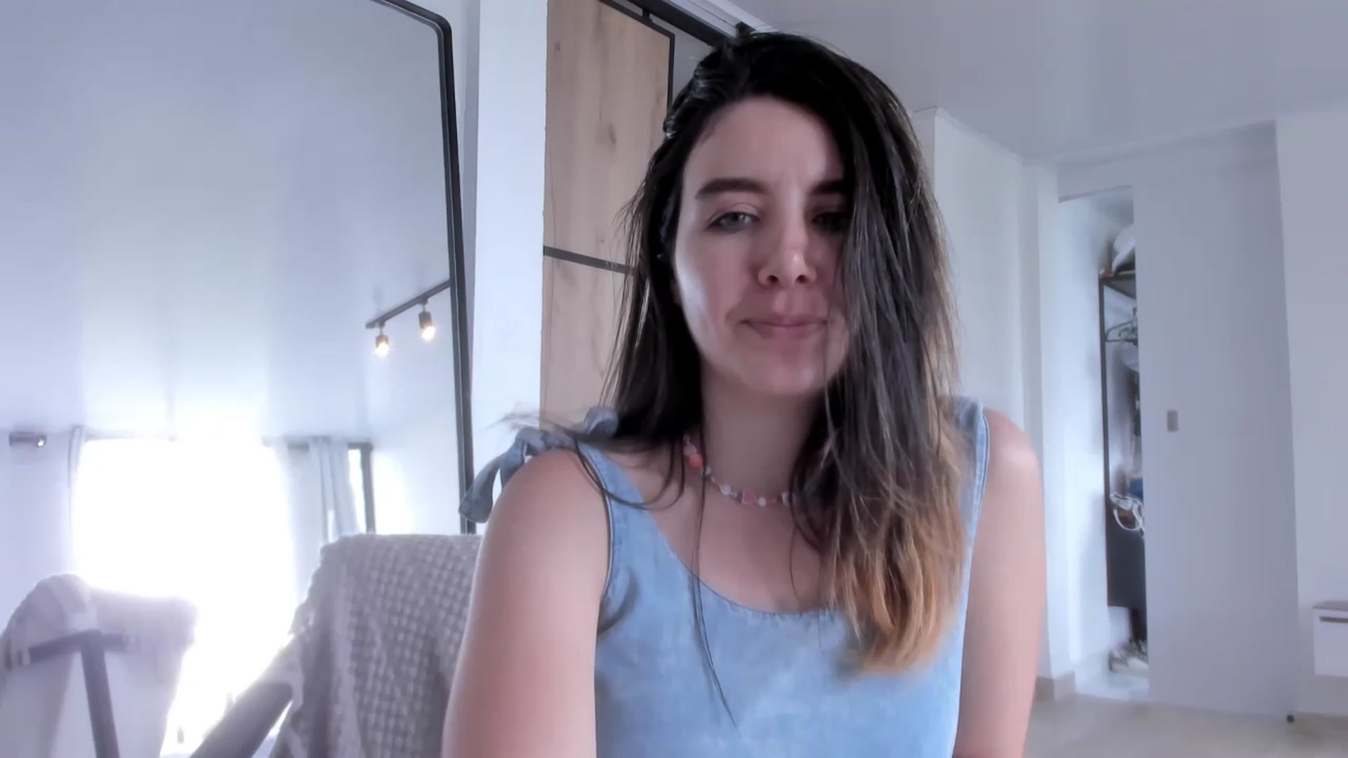 Gallery image thumbnail from LauraVega's myfreecams stream on, 04/01/2023, 17:42 image 10 of 20