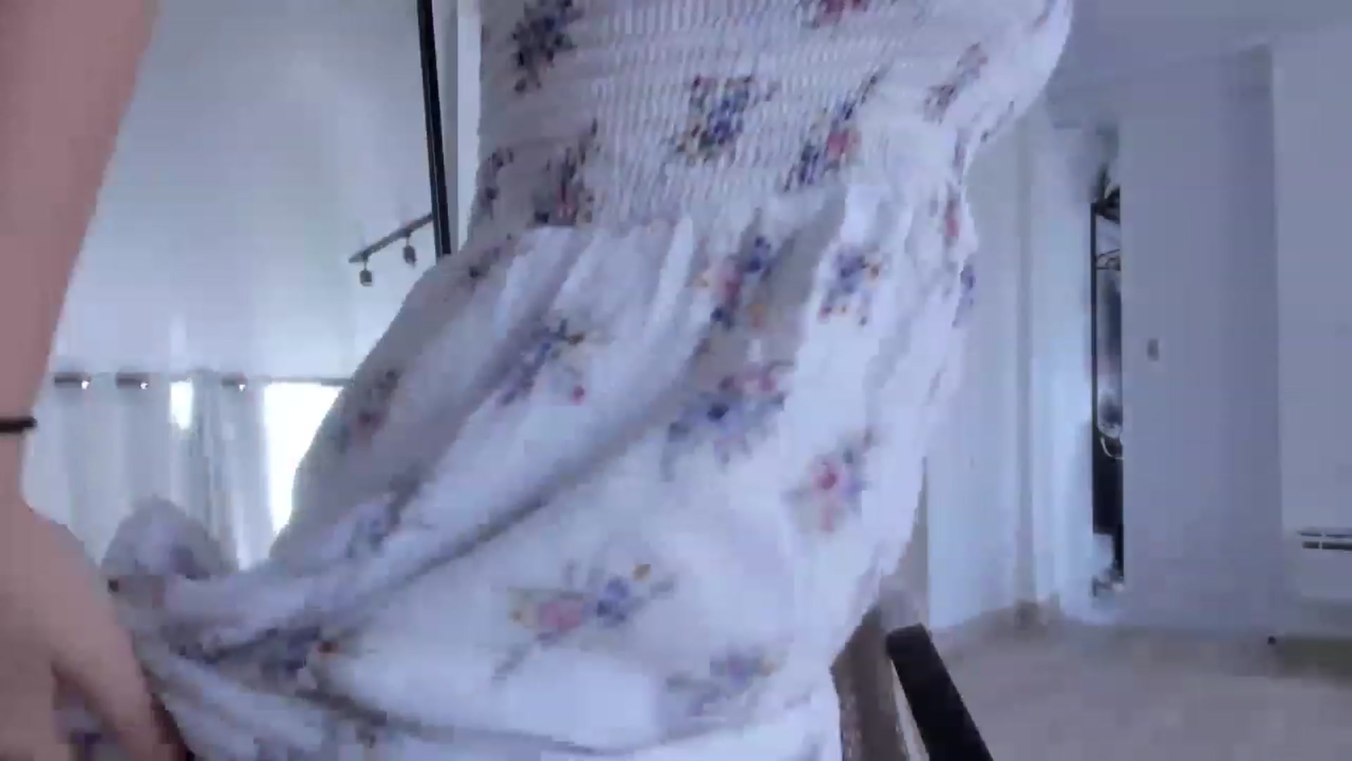 Gallery image thumbnail from LauraVega's myfreecams stream on, 04/03/2023, 15:49 image 5 of 20