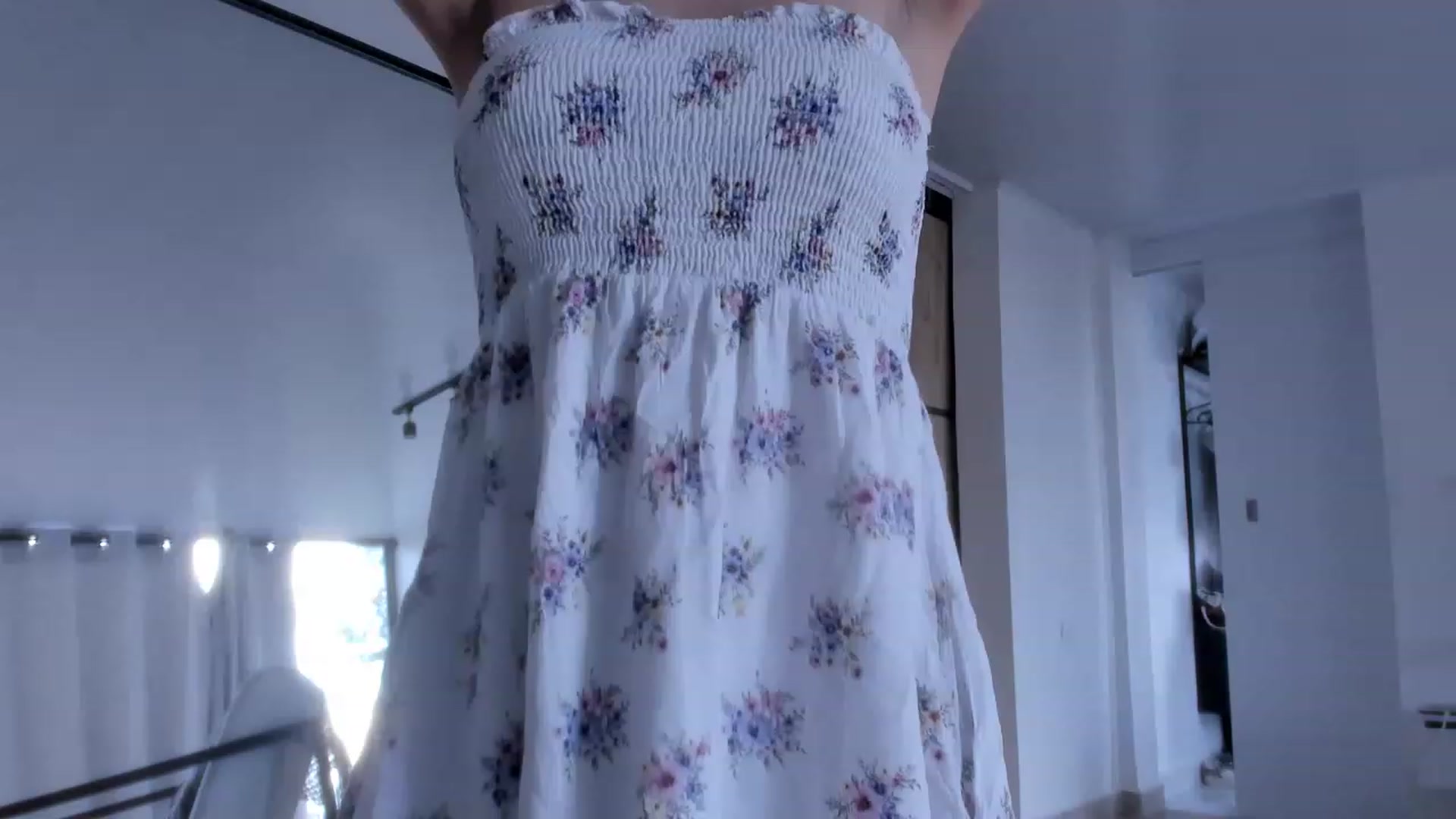 Gallery image thumbnail from LauraVega's myfreecams stream on, 04/03/2023, 15:49 image 4 of 20