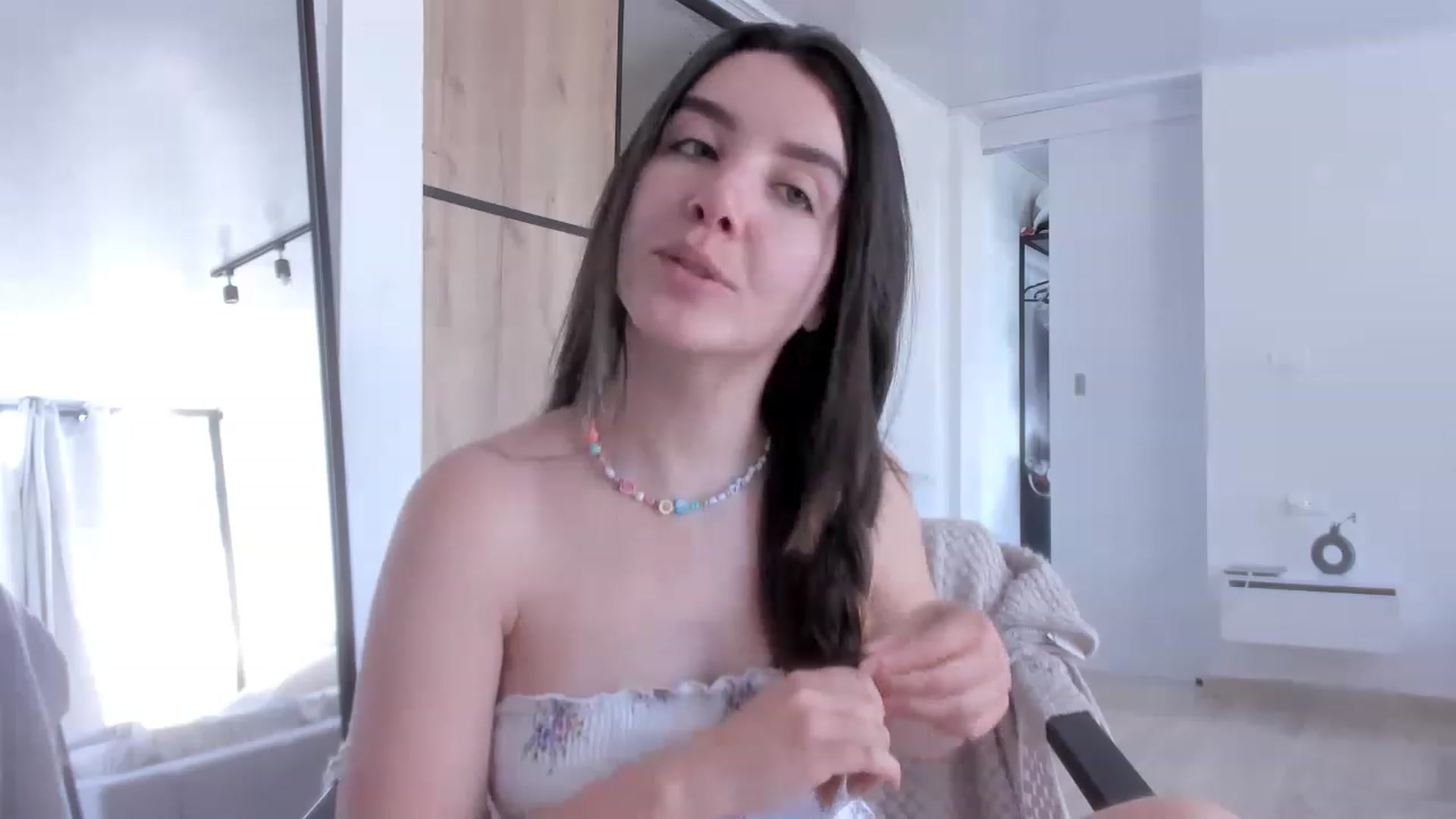 Gallery image thumbnail from LauraVega's myfreecams stream on, 04/03/2023, 15:49 image 15 of 20