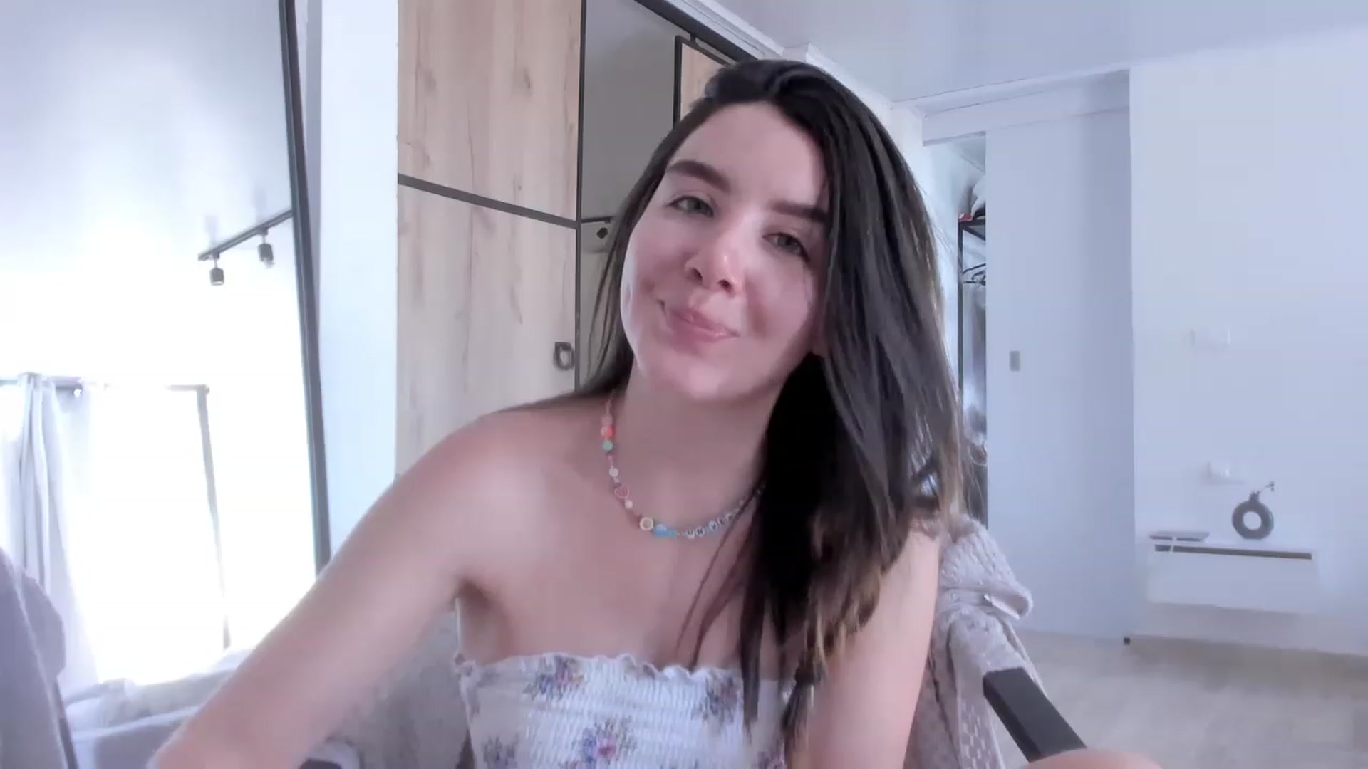 Gallery image thumbnail from LauraVega's myfreecams stream on, 04/03/2023, 15:49 image 17 of 20
