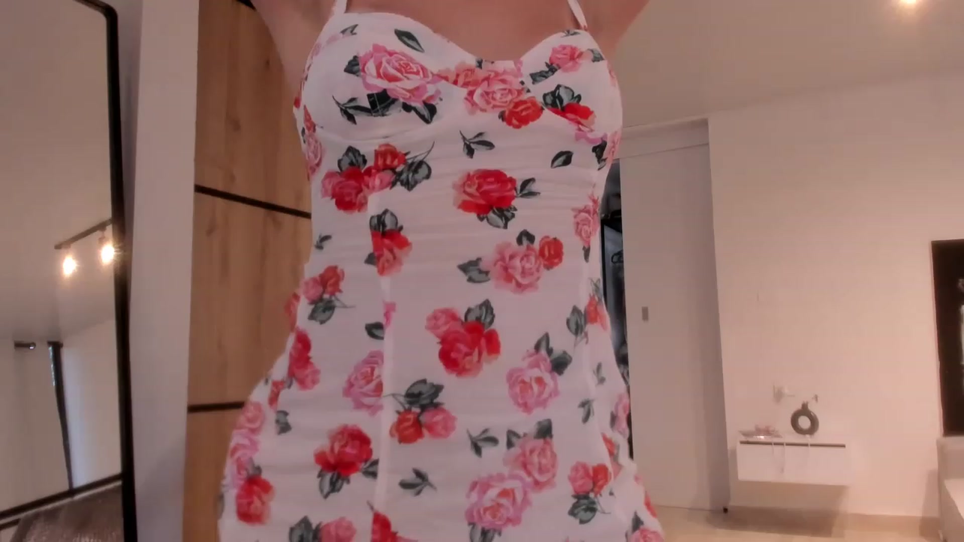 Gallery image thumbnail from LauraVega's myfreecams stream on, 04/12/2023, 23:20 image 7 of 20