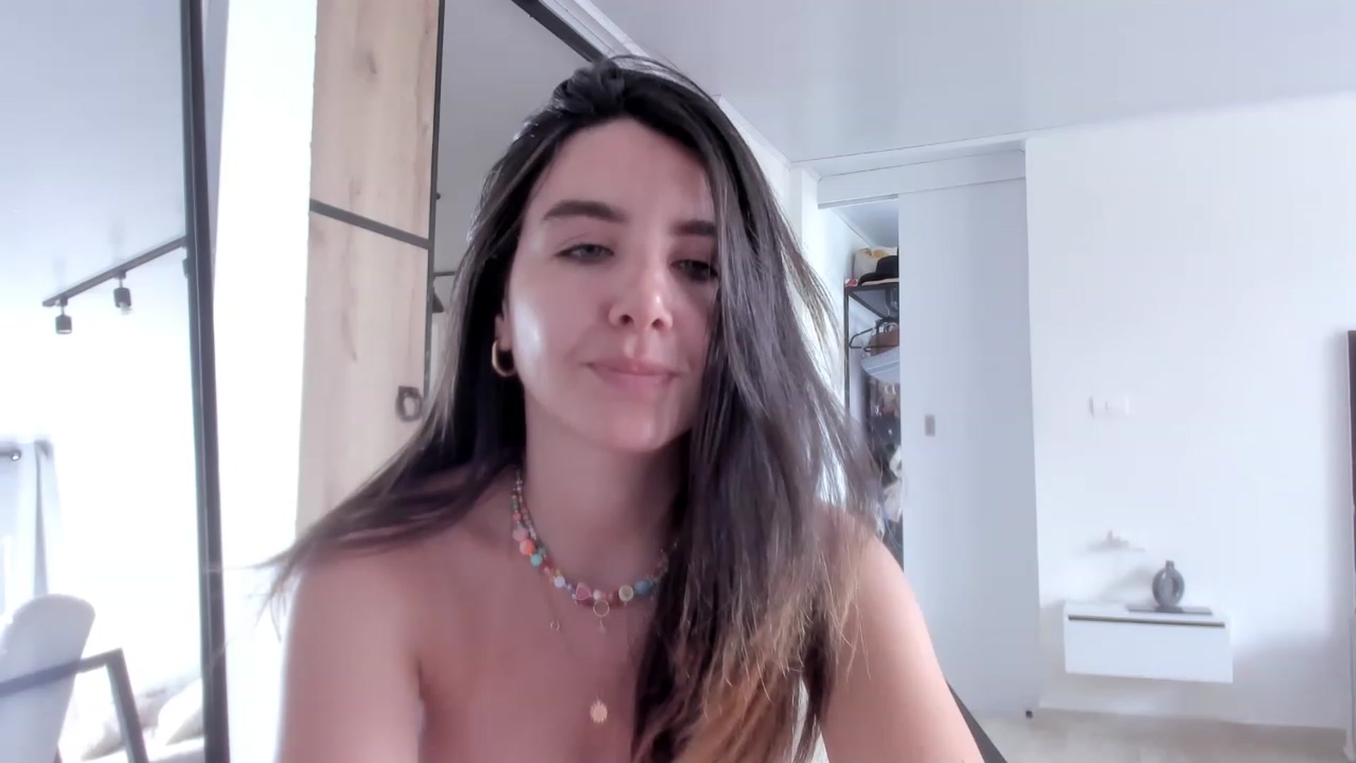 Gallery image thumbnail from LauraVega's myfreecams stream on, 04/15/2023, 17:12 image 13 of 20