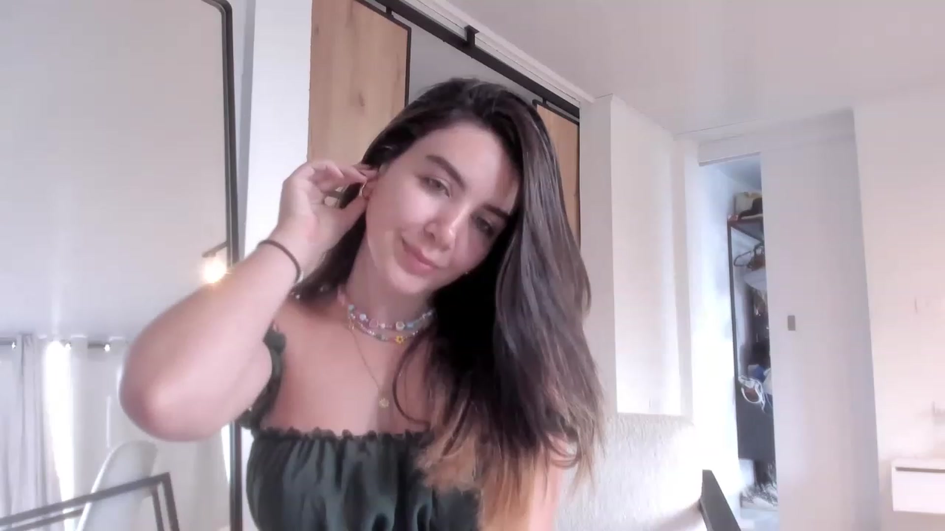 Gallery image thumbnail from LauraVega's myfreecams stream on, 04/15/2023, 22:37 image 8 of 20