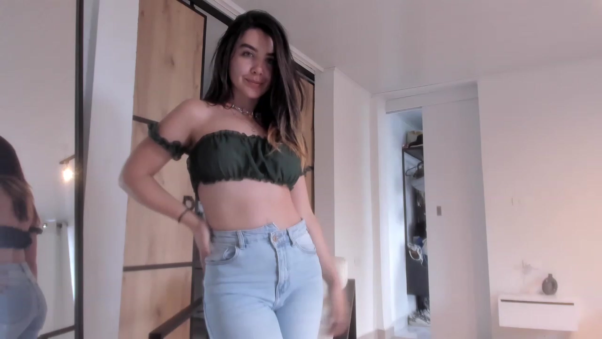 Gallery image thumbnail from LauraVega's myfreecams stream on, 04/15/2023, 22:37 image 13 of 20
