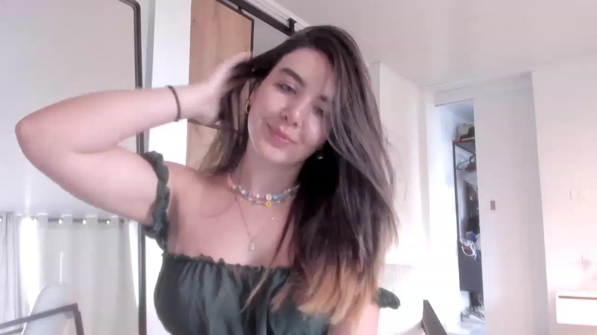 Gallery image thumbnail from LauraVega's myfreecams stream on, 04/15/2023, 22:37 image 10 of 20