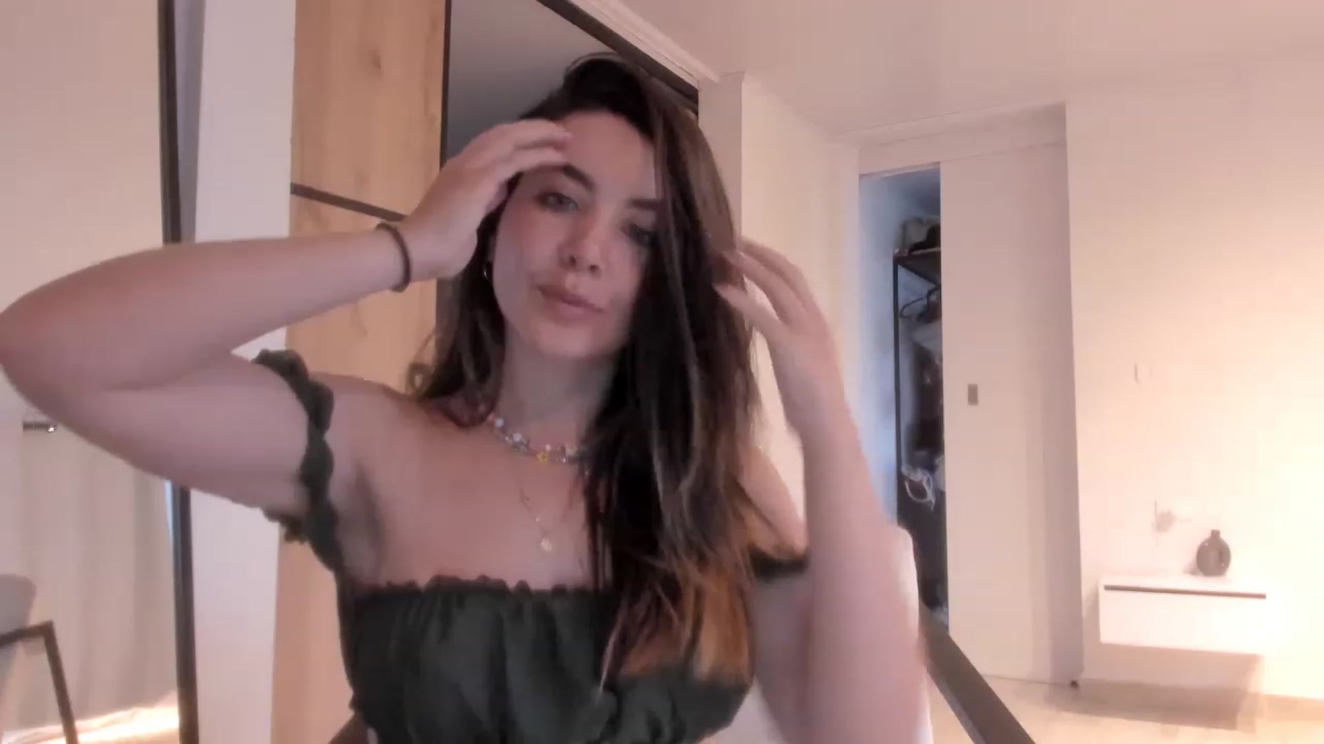 Gallery image thumbnail from LauraVega's myfreecams stream on, 04/15/2023, 23:12 image 12 of 20
